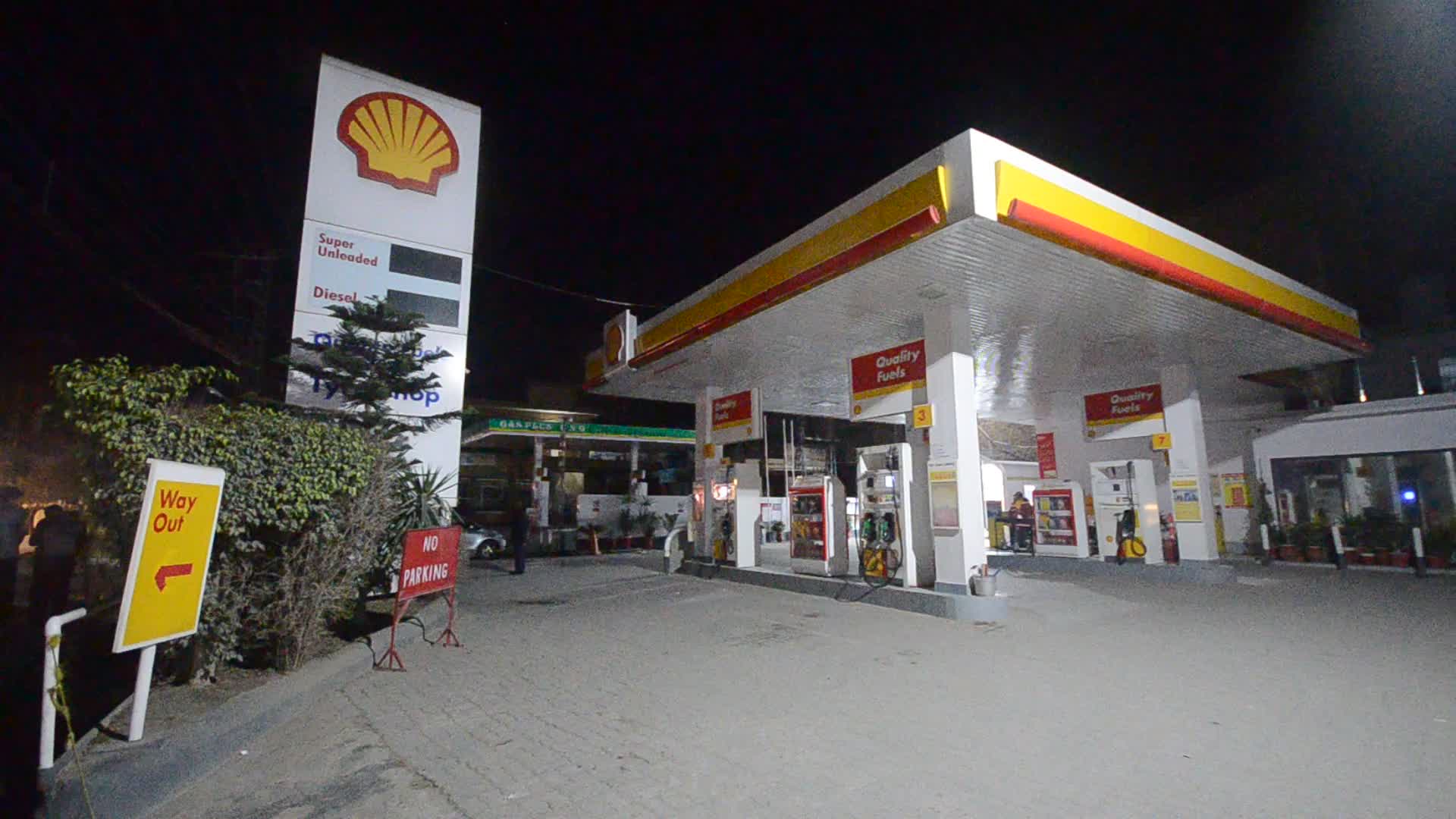 Long queues at filling stations over petrol shortage

