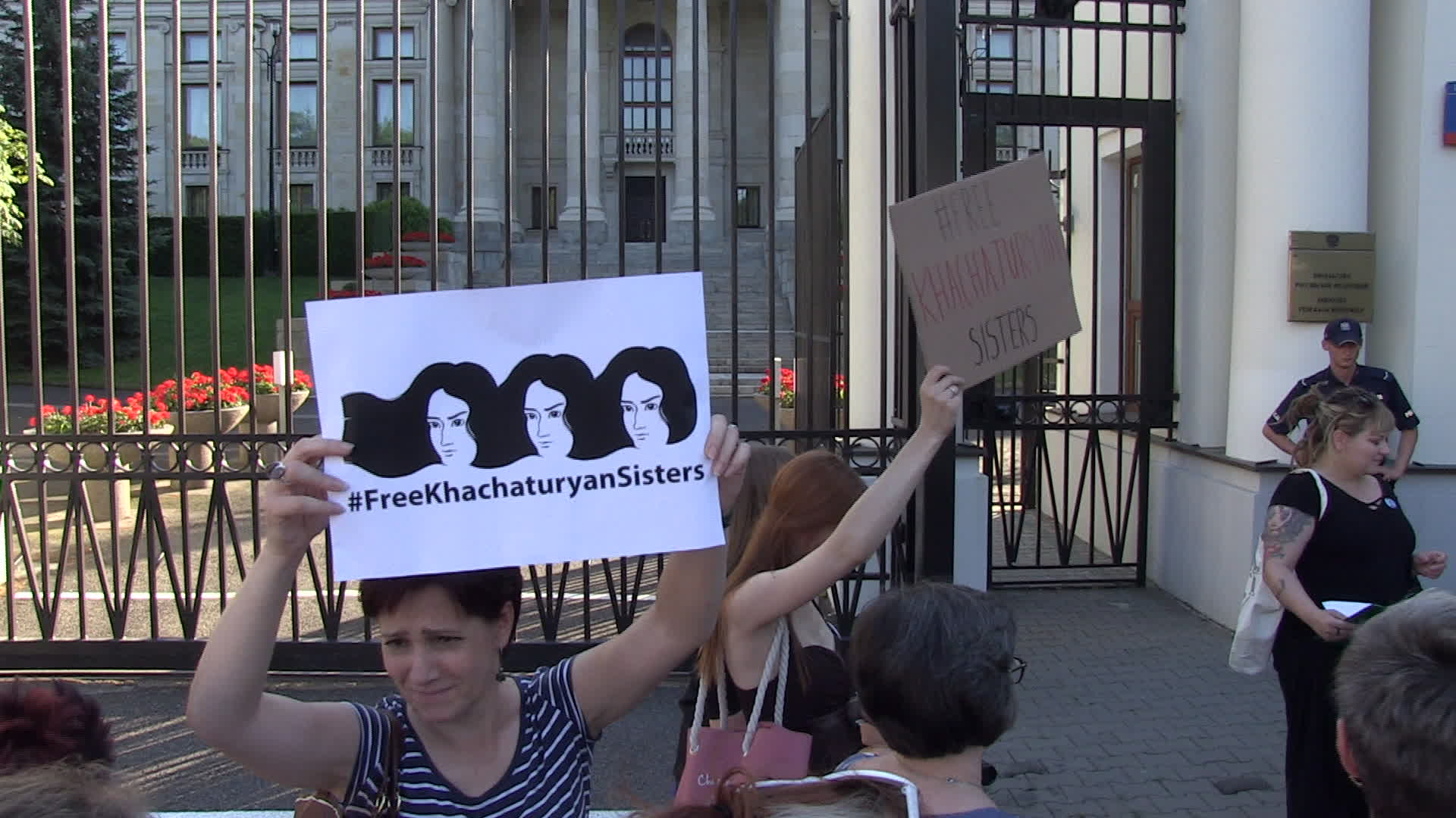 Demonstration against detention of Khachaturyan sisters in front of Russian embassy