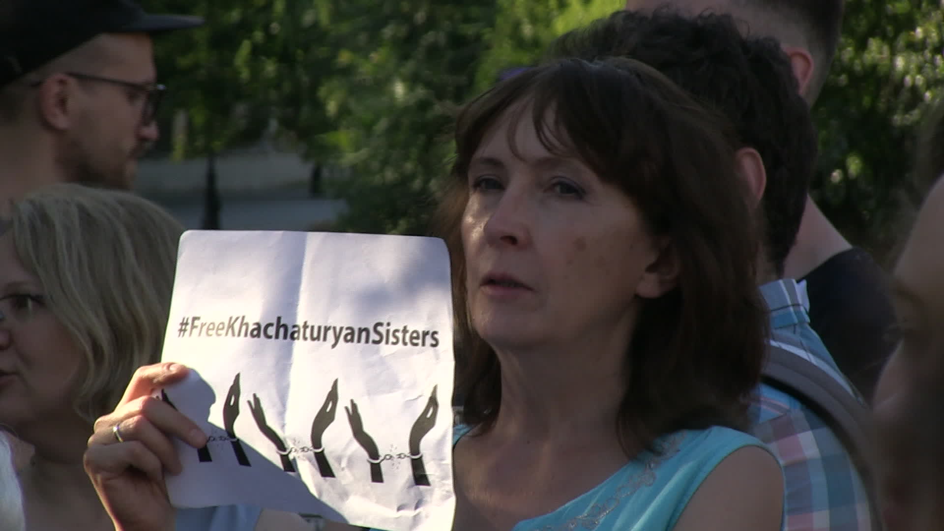 Demonstration against detention of Khachaturyan sisters in front of Russian embassy