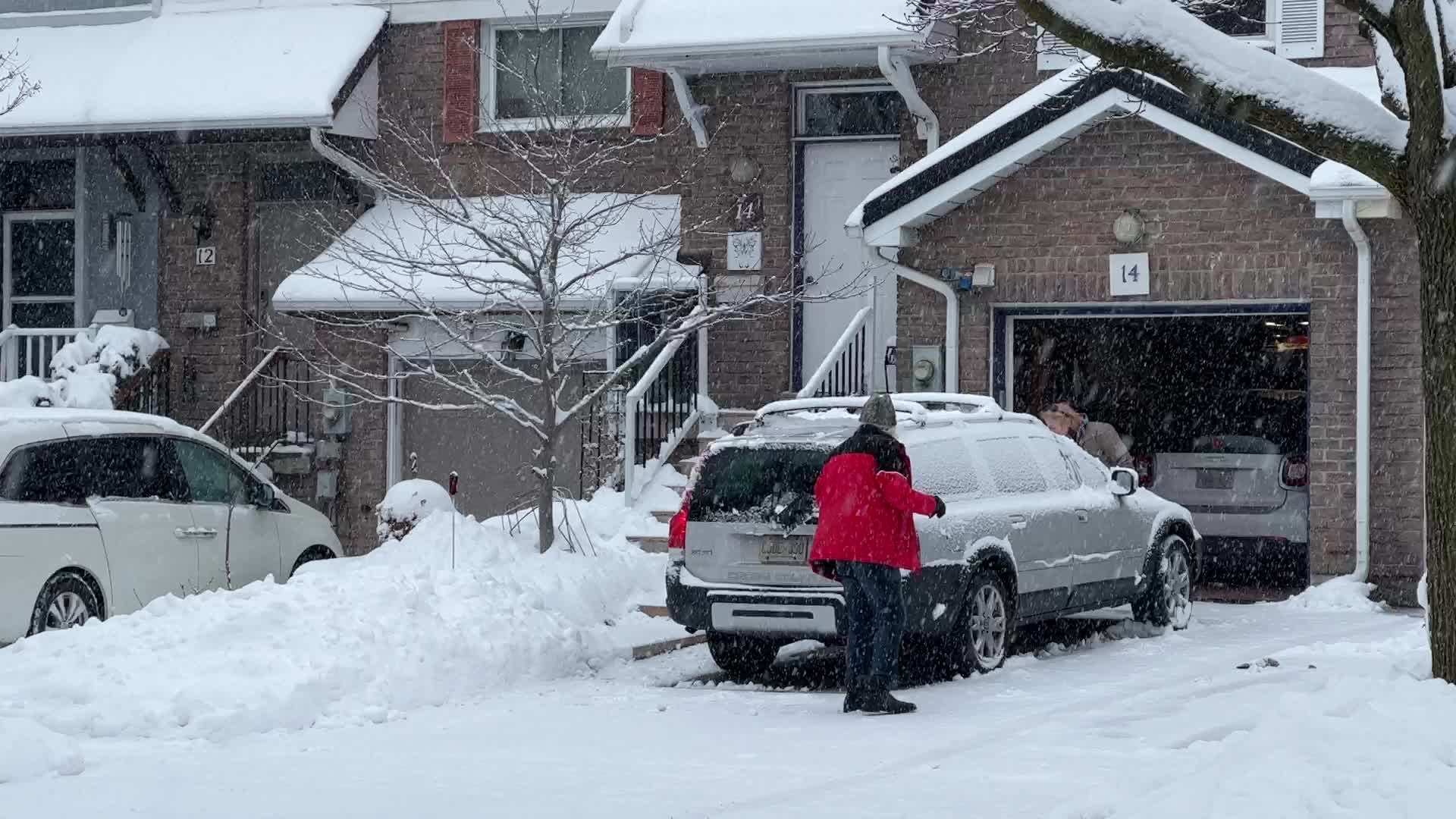 Heavy Snow Hits Toronto
