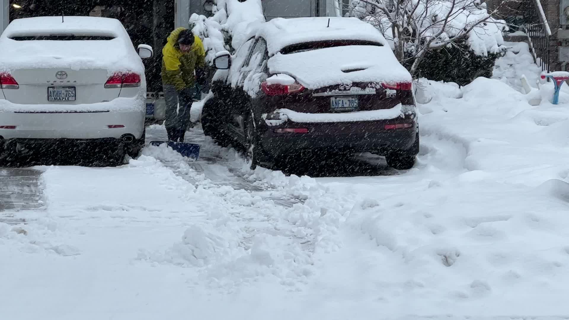 Heavy Snow Hits Toronto