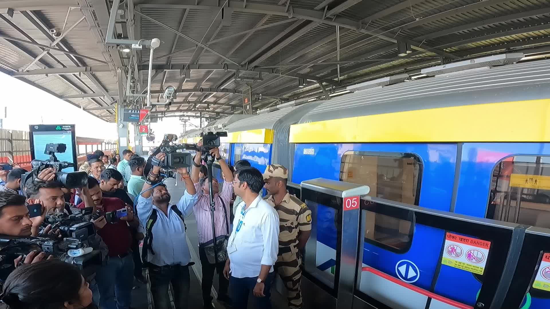 Metro Starts Commercial Run In Mumbai