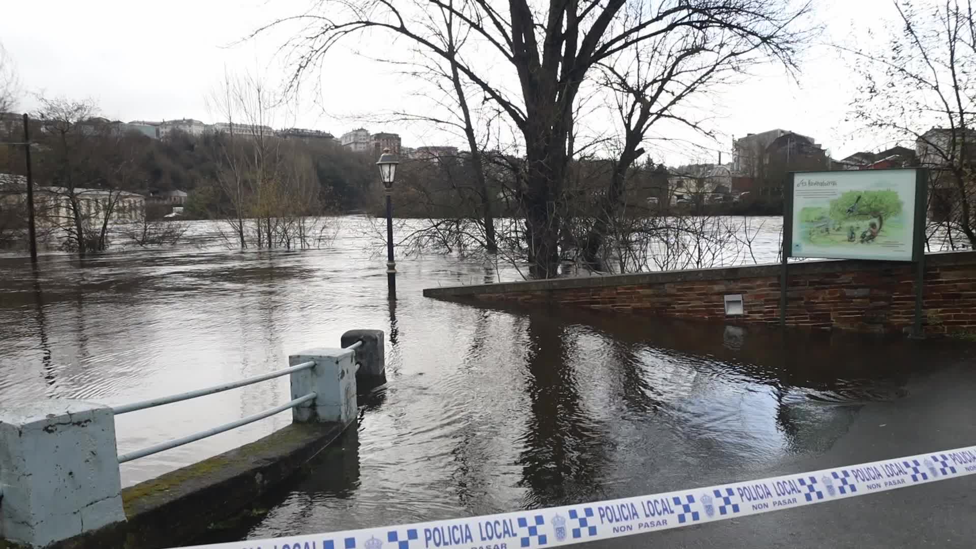 Floods due to overflow of the Mino River