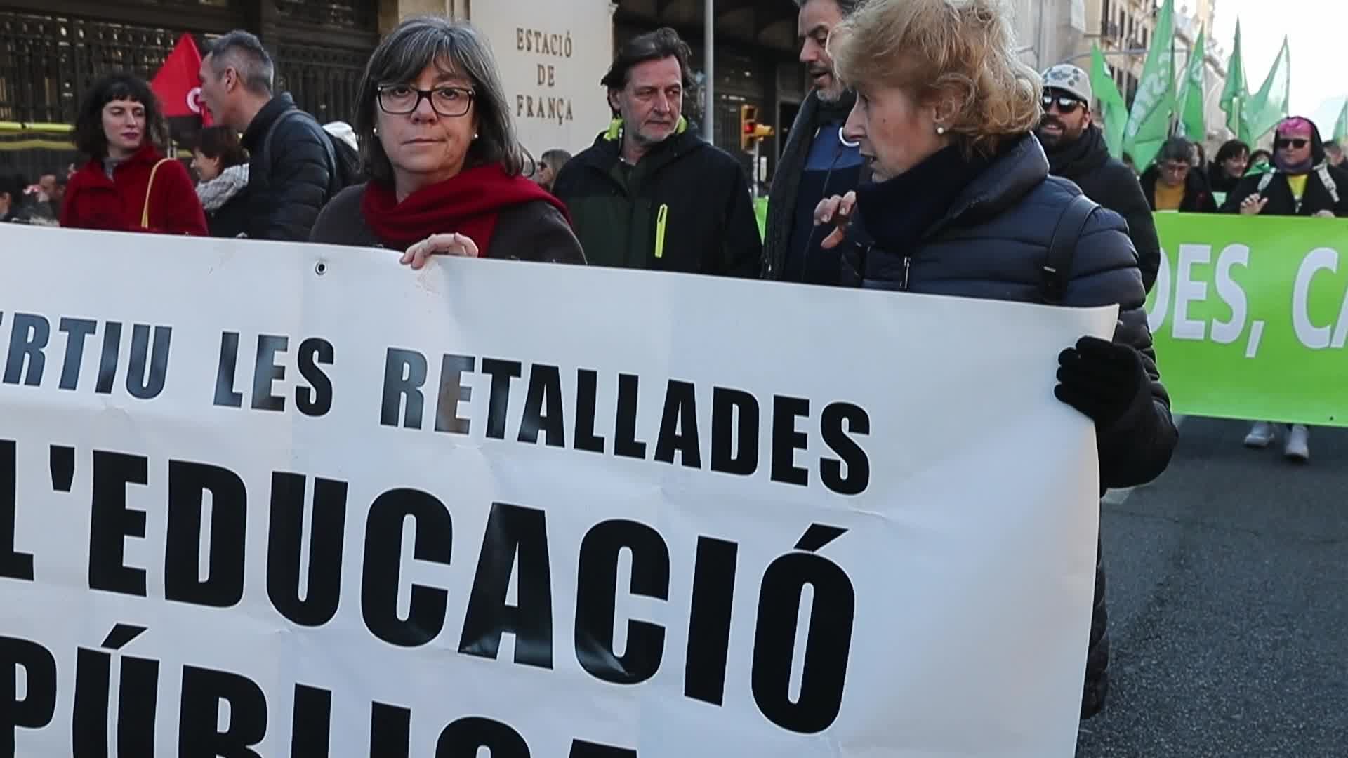 Demonstration of health and education in Barcelona