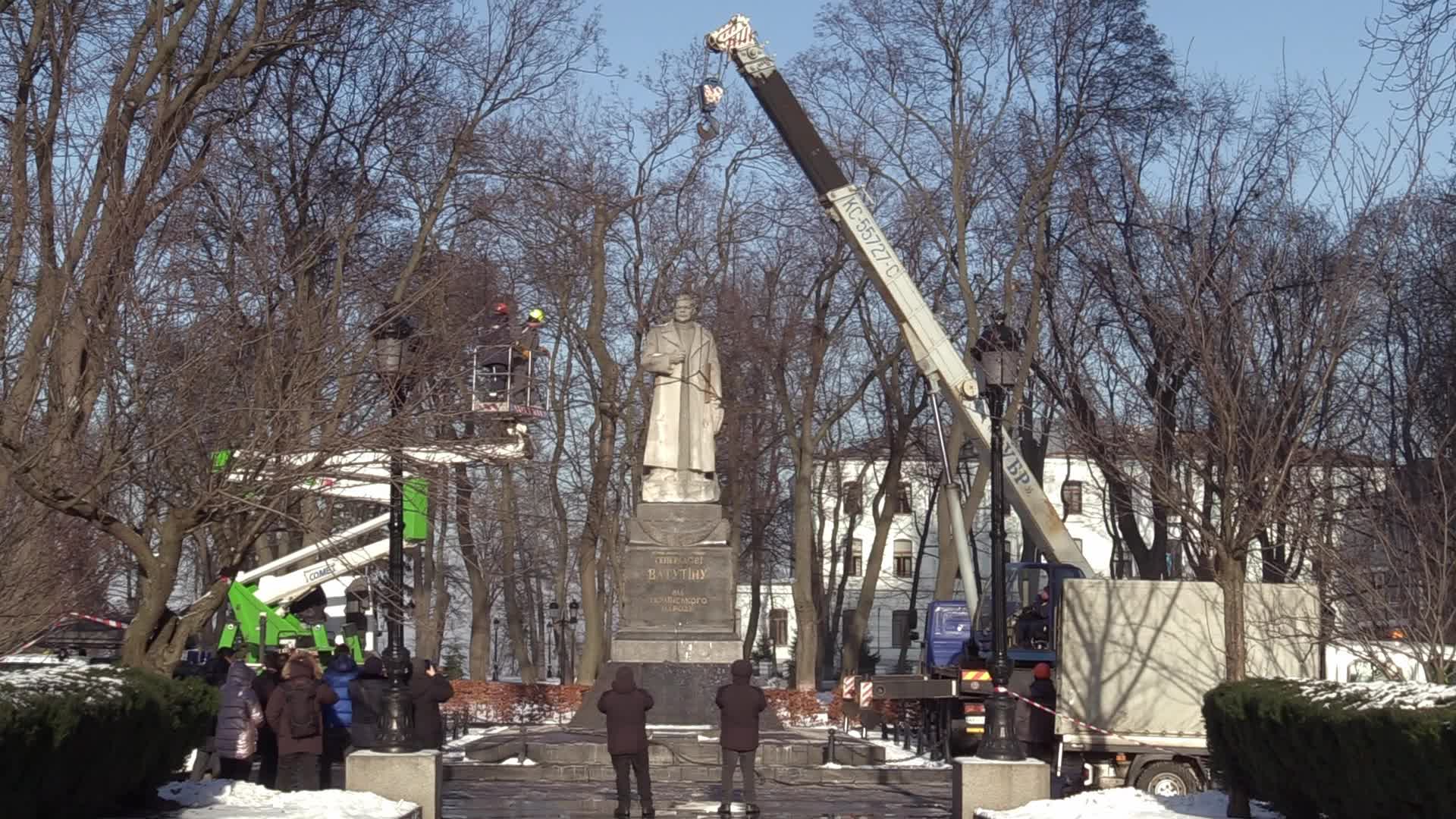 A monument to Soviet Army General Nikolai Vatutin was dismantled in Kyiv, amid Russia's invasion of Ukraine.