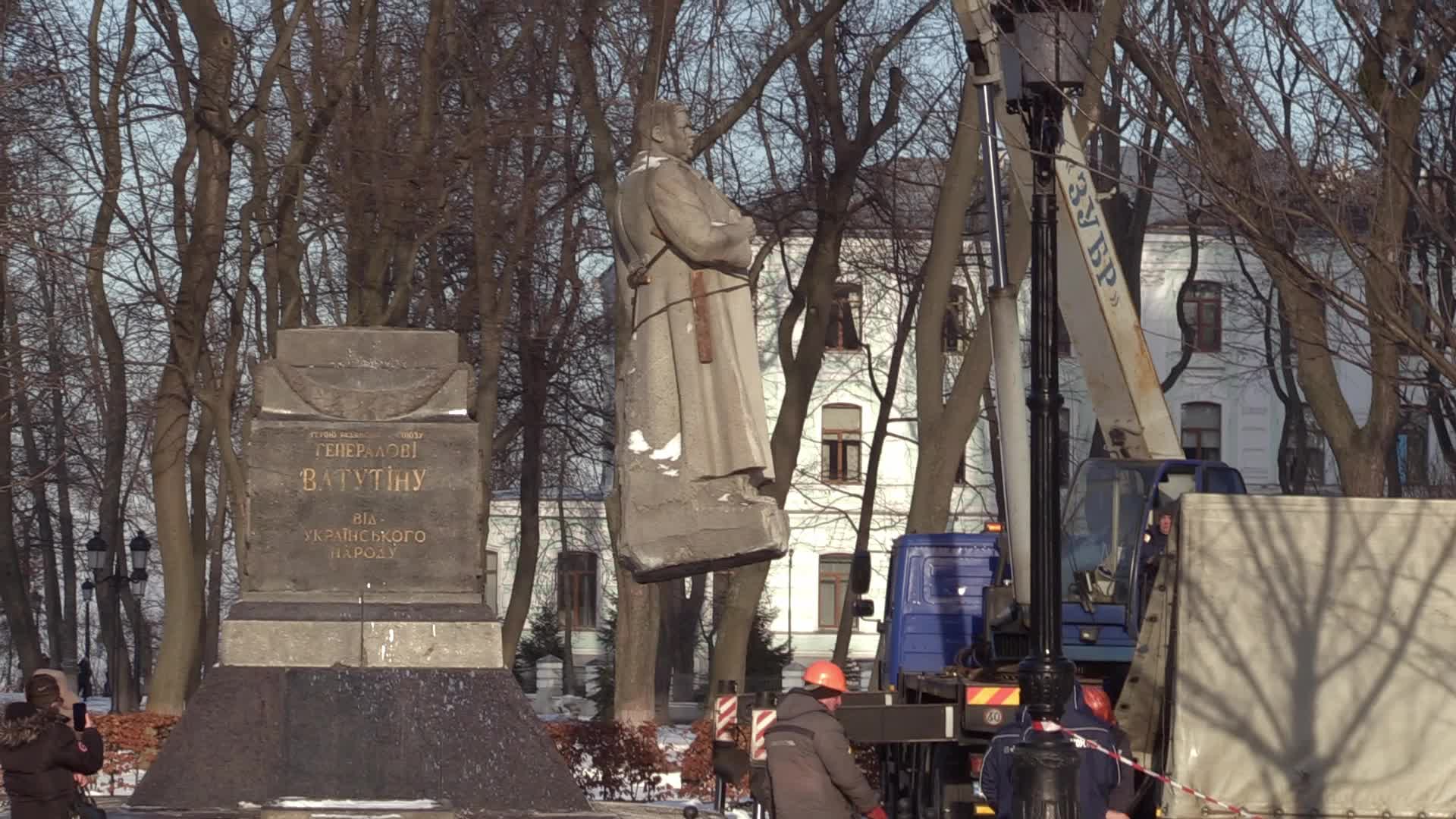 A monument to Soviet Army General Nikolai Vatutin was dismantled in Kyiv, amid Russia's invasion of Ukraine.