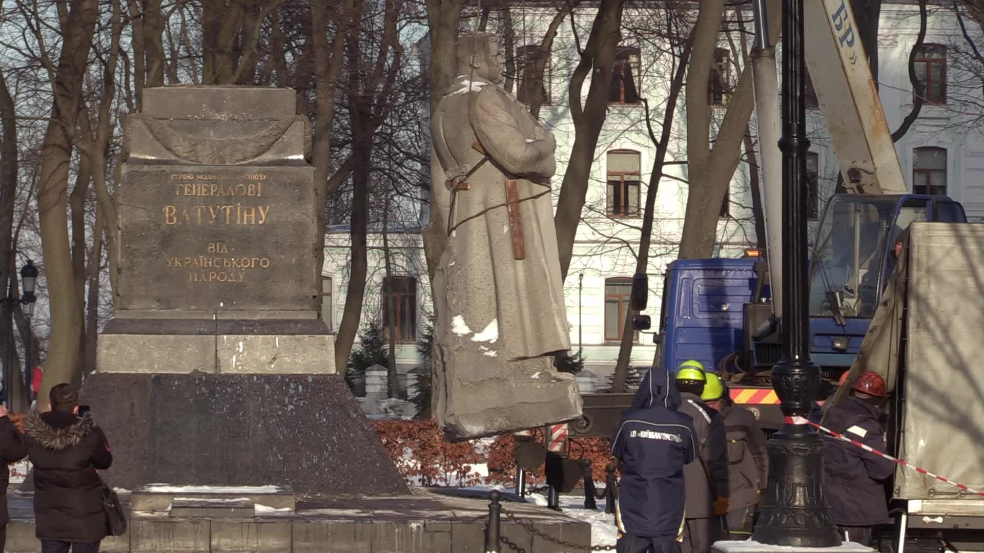 A monument to Soviet Army General Nikolai Vatutin was dismantled in Kyiv, amid Russia's invasion of Ukraine.