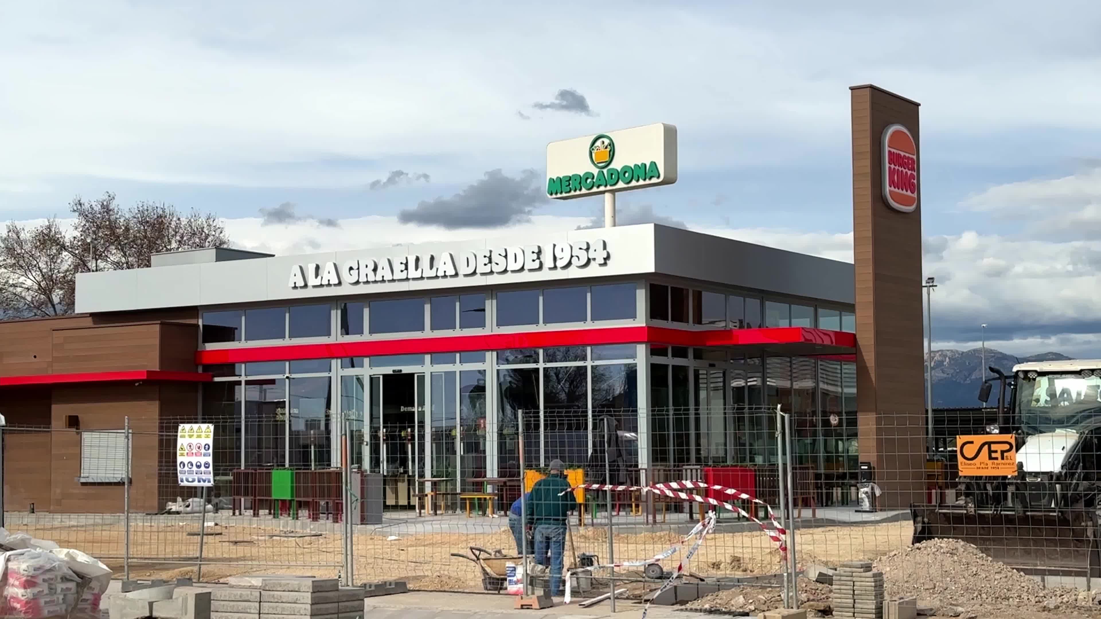 Burger King restaurant under construction