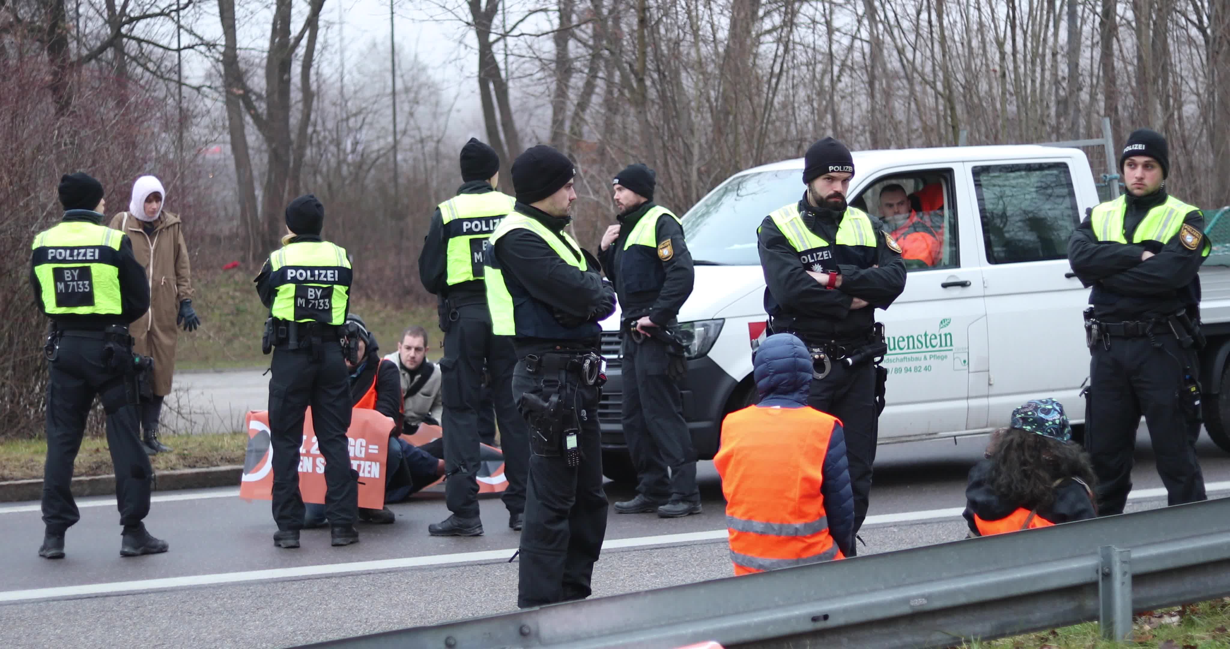 Last Generation blocks the A96 motorway exit in Munich