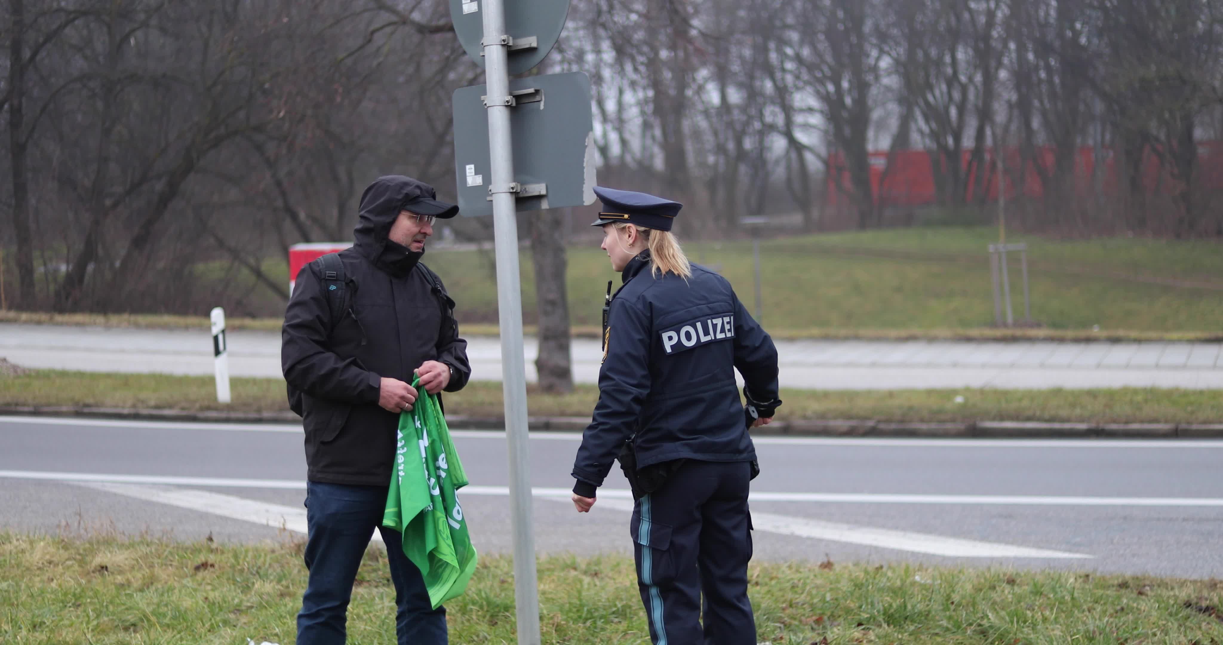 Last Generation blocks the A96 motorway exit in Munich