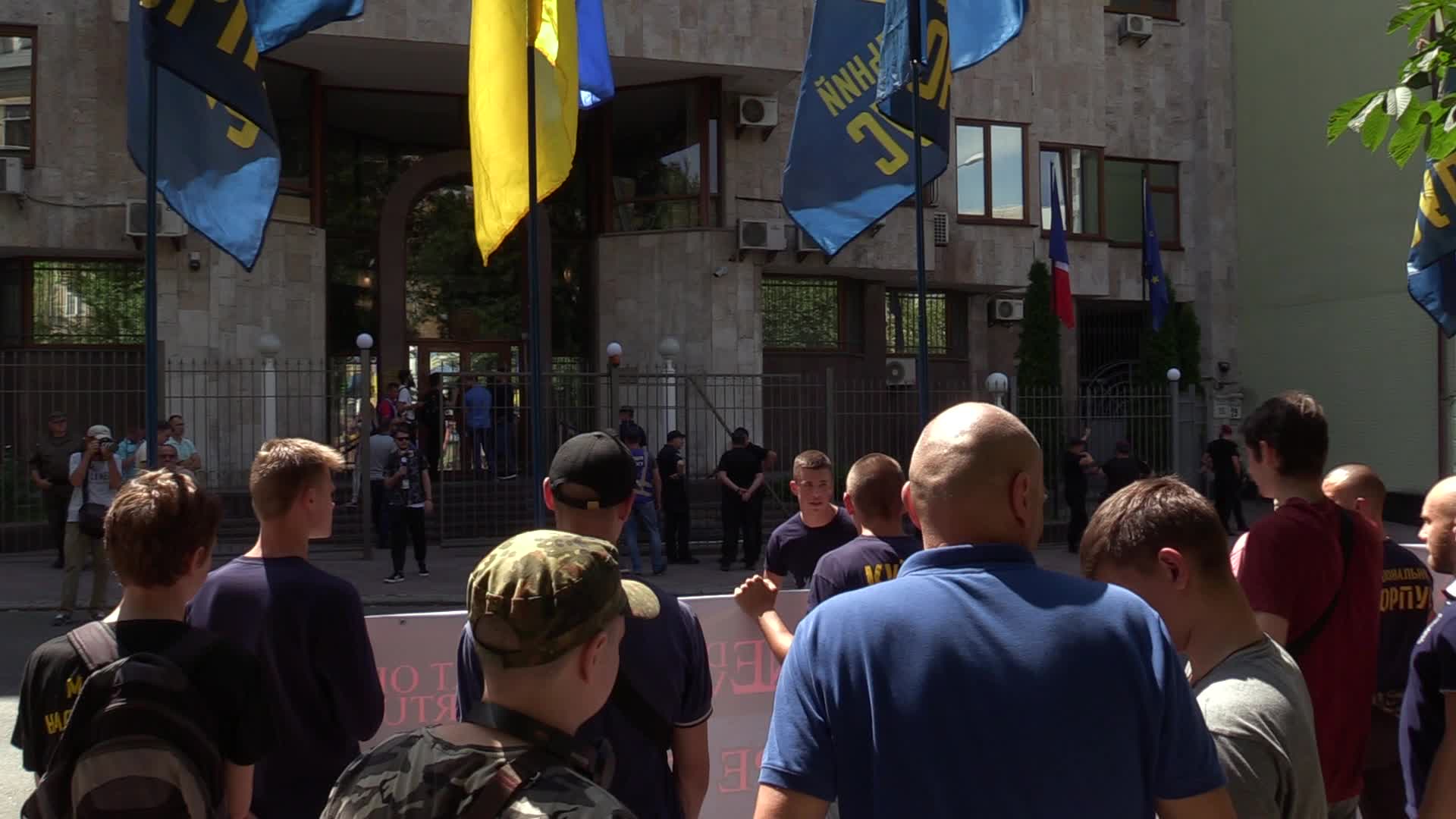 Protest against Russia's return to the Parliamentary Assembly of the Council of Europe outside the embassy of France in Kiev