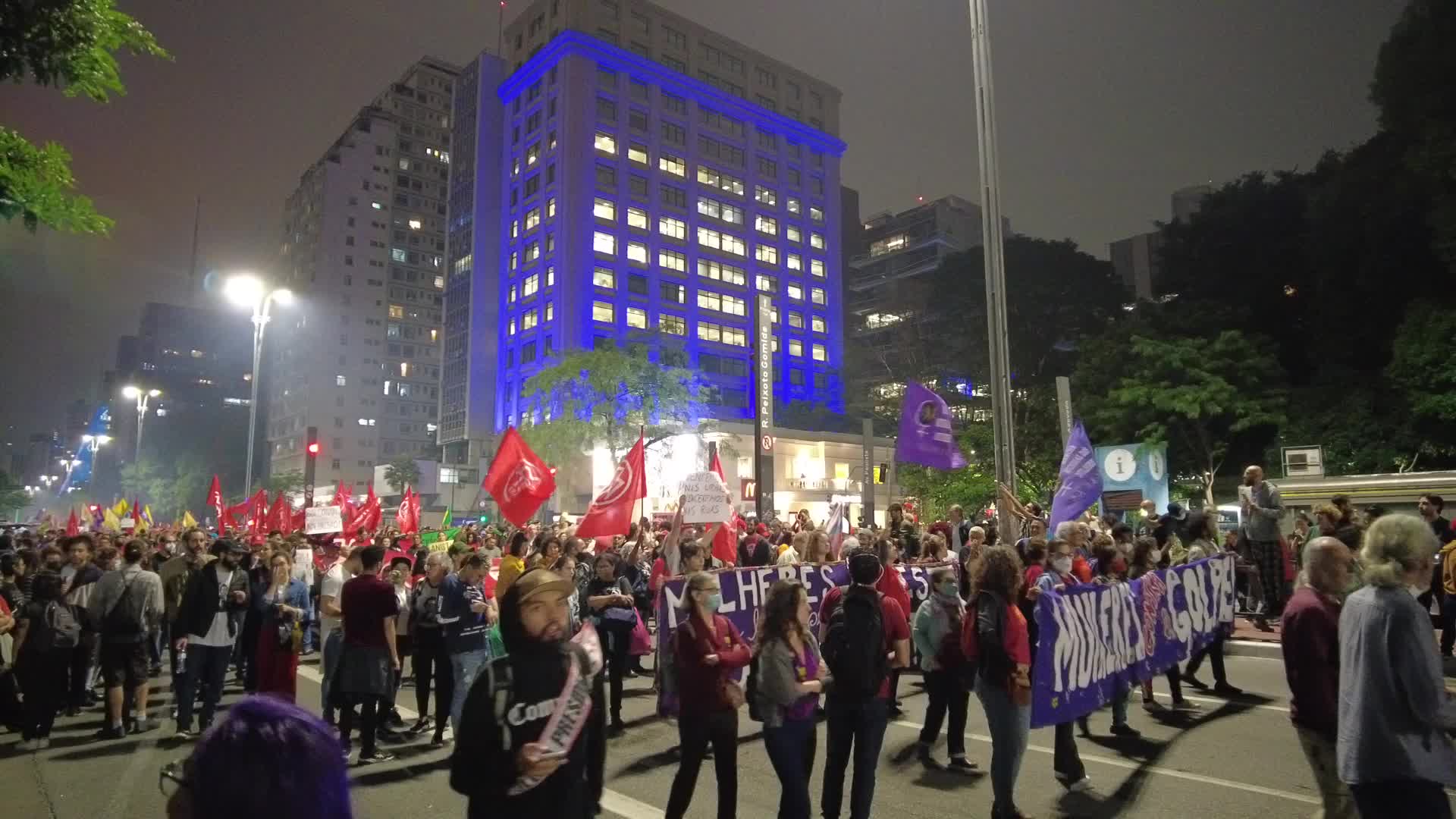 Demonstrators March in Support of Lula's Government Following Riots at Brazil's Congress