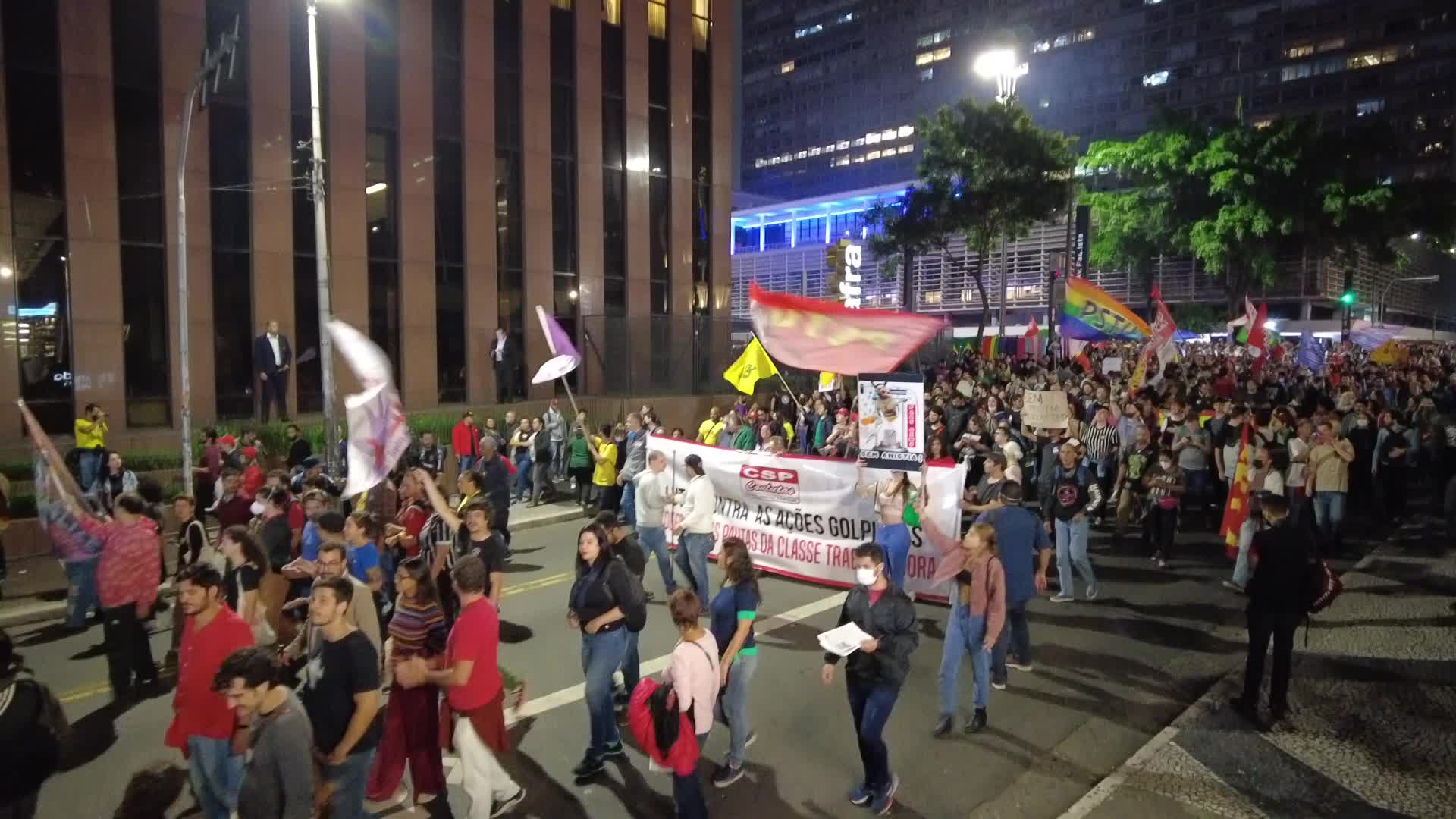 Demonstrators March in Support of Lula's Government Following Riots at Brazil's Congress