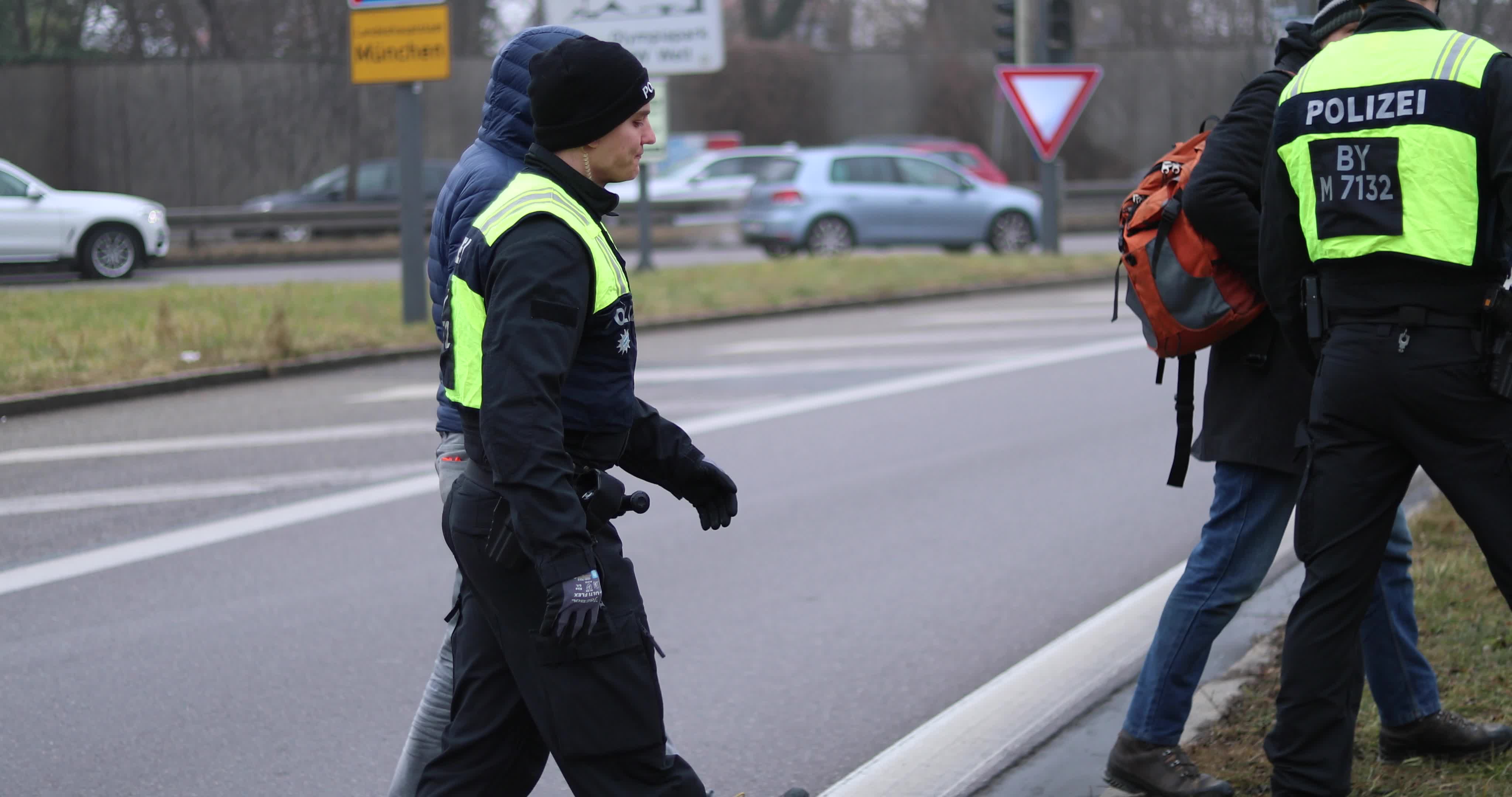 Last Generation blocks the A96 motorway exit in Munich