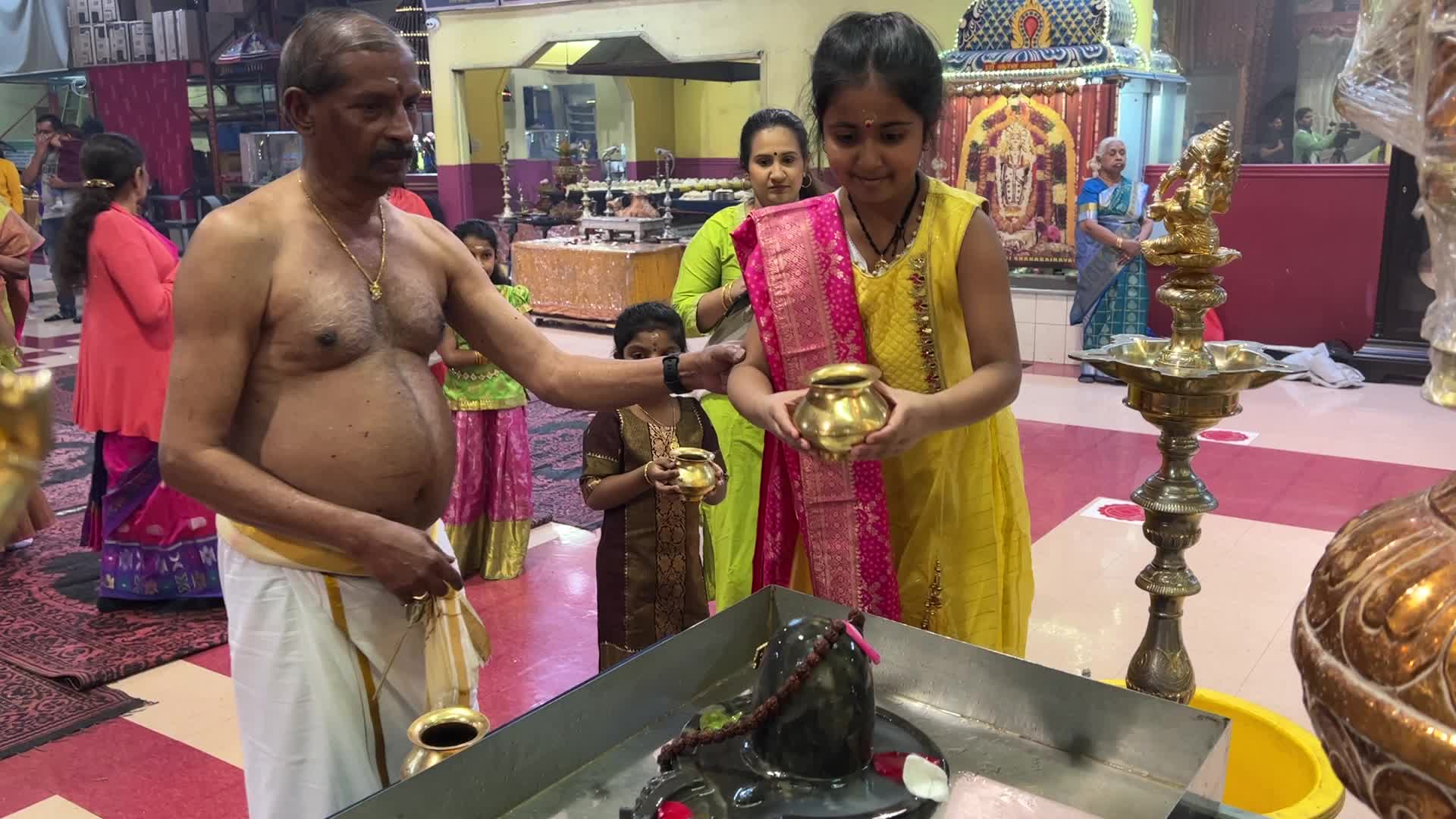 Tamil Hindus Celebrate Maha Shivratri