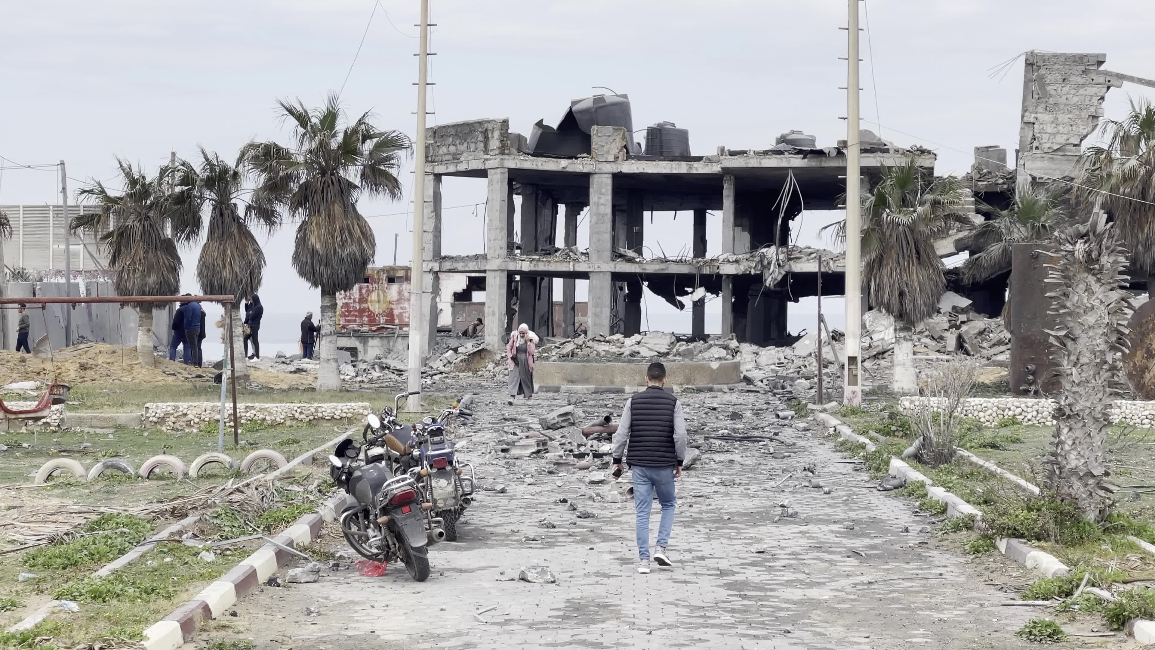 Israel strikes Gaza