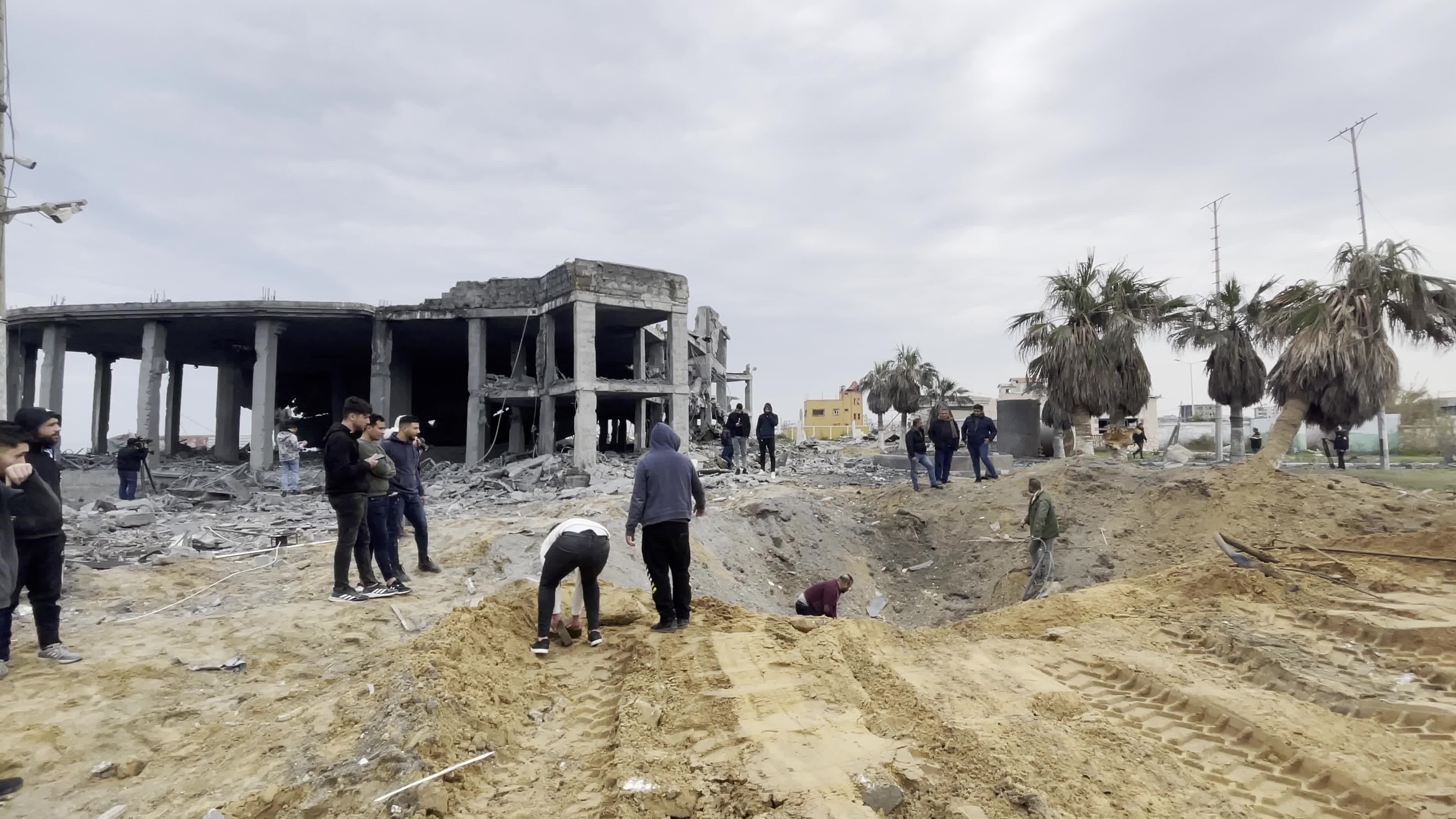 Israel strikes Gaza