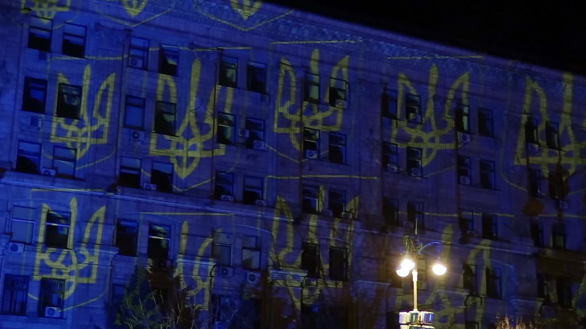 Swiss light artist Gerry Hofstetter illuminates buildings and monuments in Ukraine to commemorate the victims of Russian invasion of Ukraine.