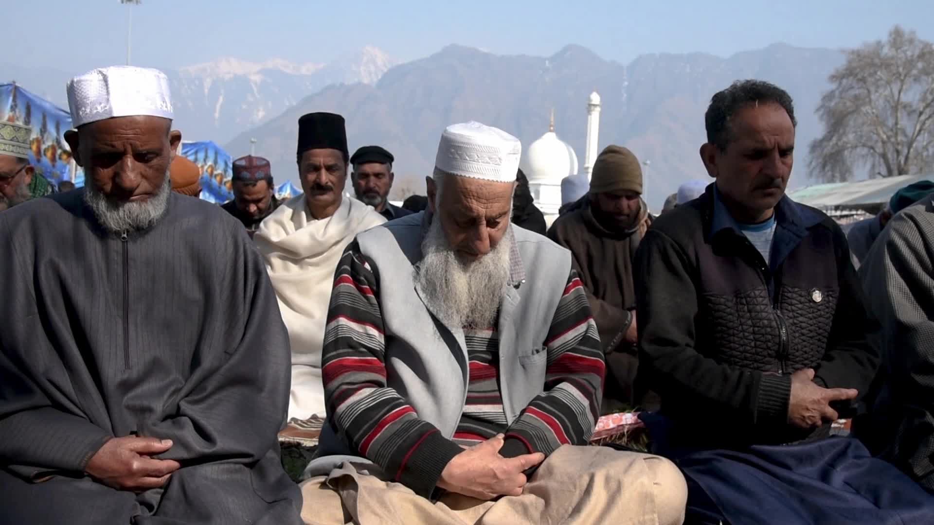 Friday following of Miraj in Srinagar, India