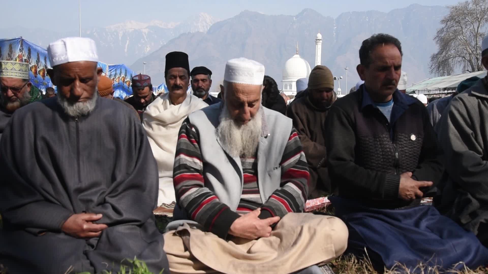 Friday following of Miraj in Srinagar, India