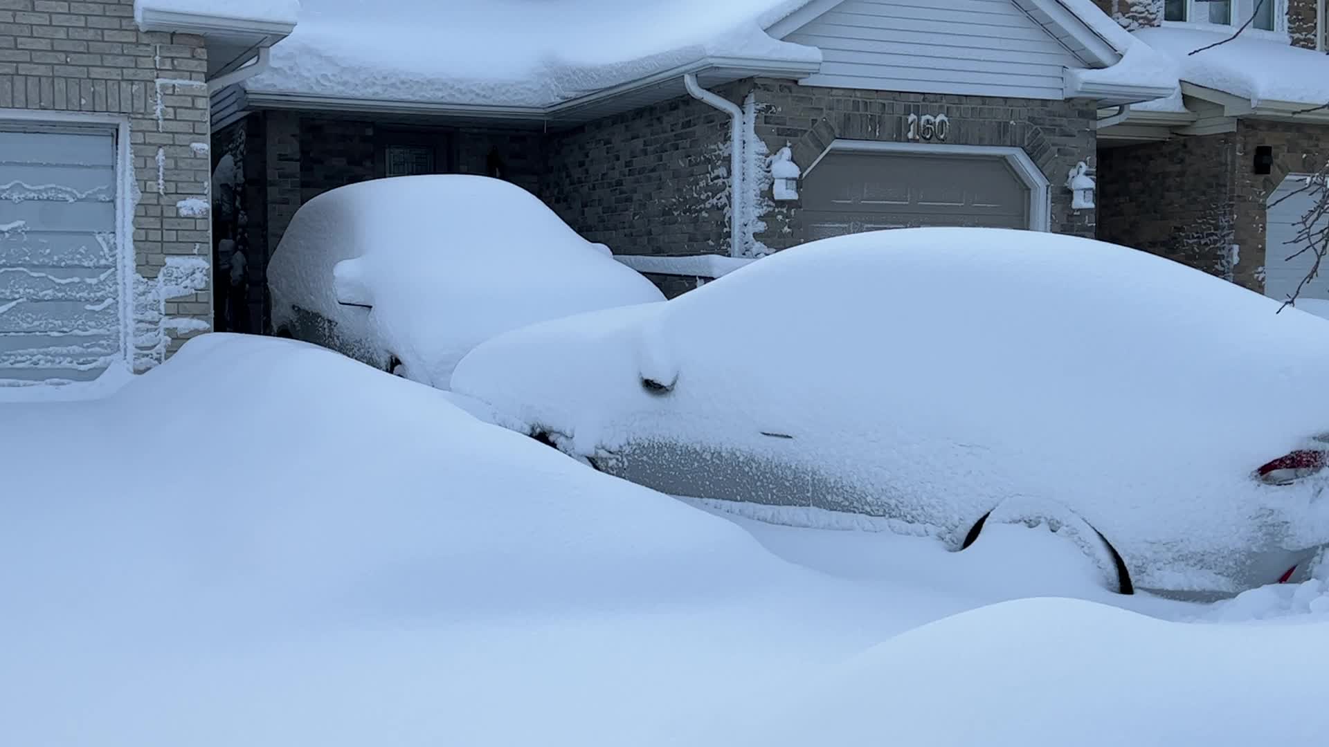 Toronto gets hit by the largest winter snowstorm of the season