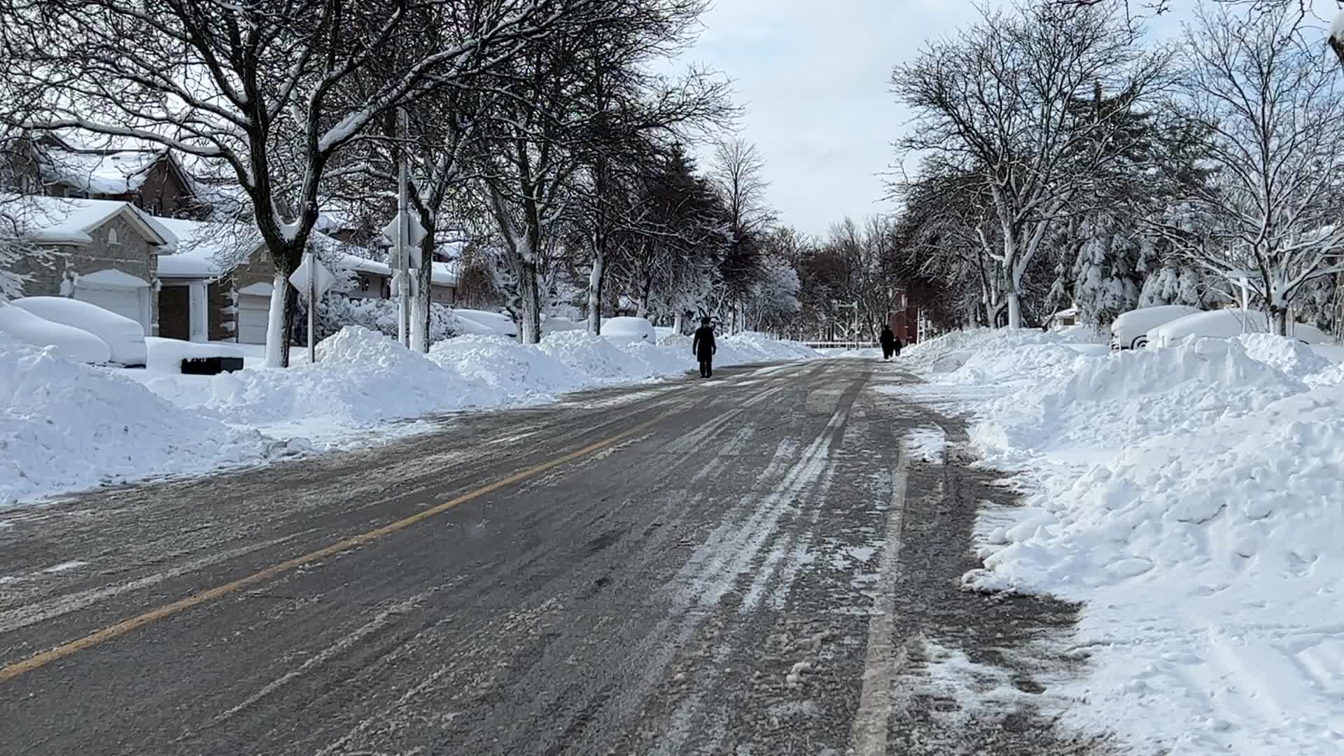 Toronto gets hit by the largest winter snowstorm of the season