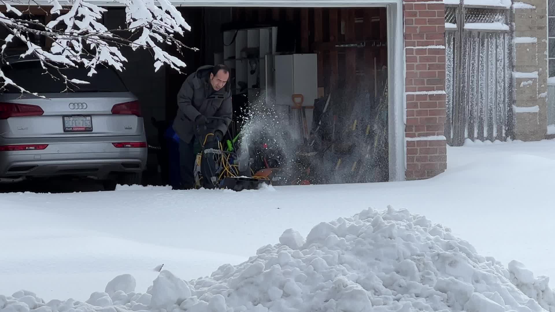 Toronto gets hit by the largest winter snowstorm of the season