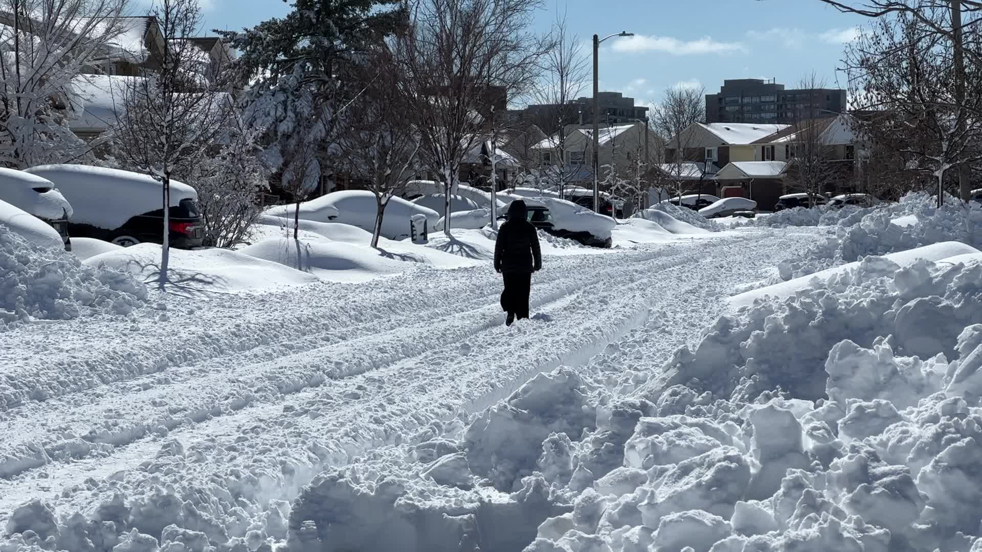 Toronto gets hit by the largest winter snowstorm of the season