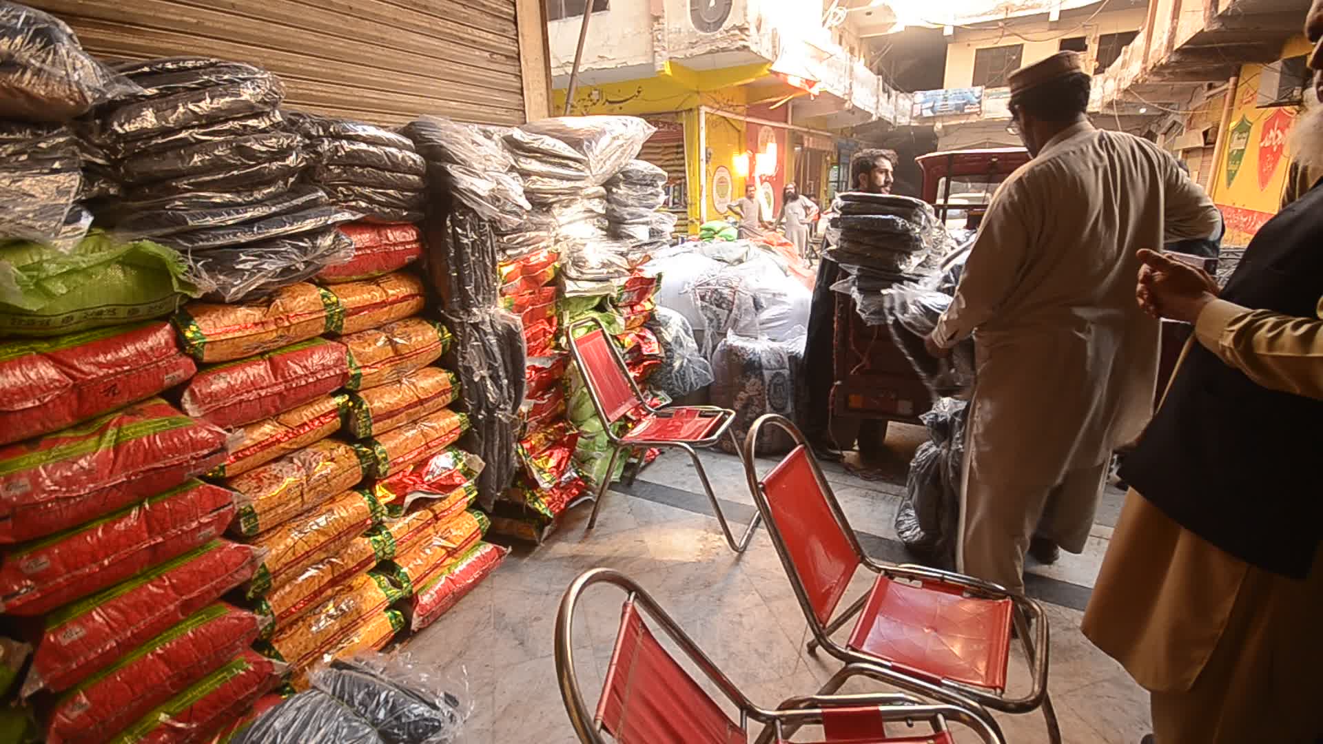 Pakistan dispatches another batch of relief goods for Türkiye's quake victims