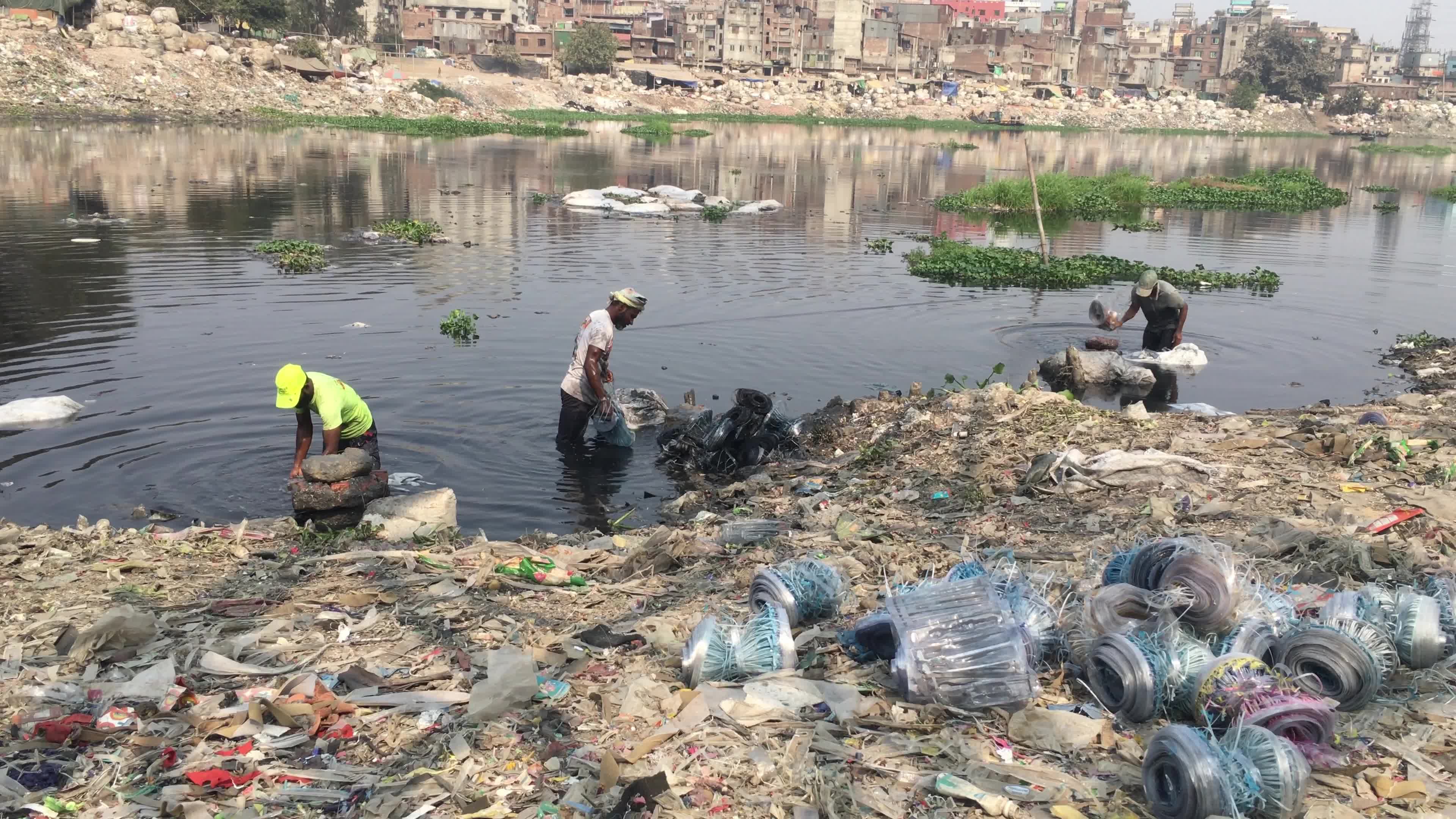 River pollution in Dhaka
