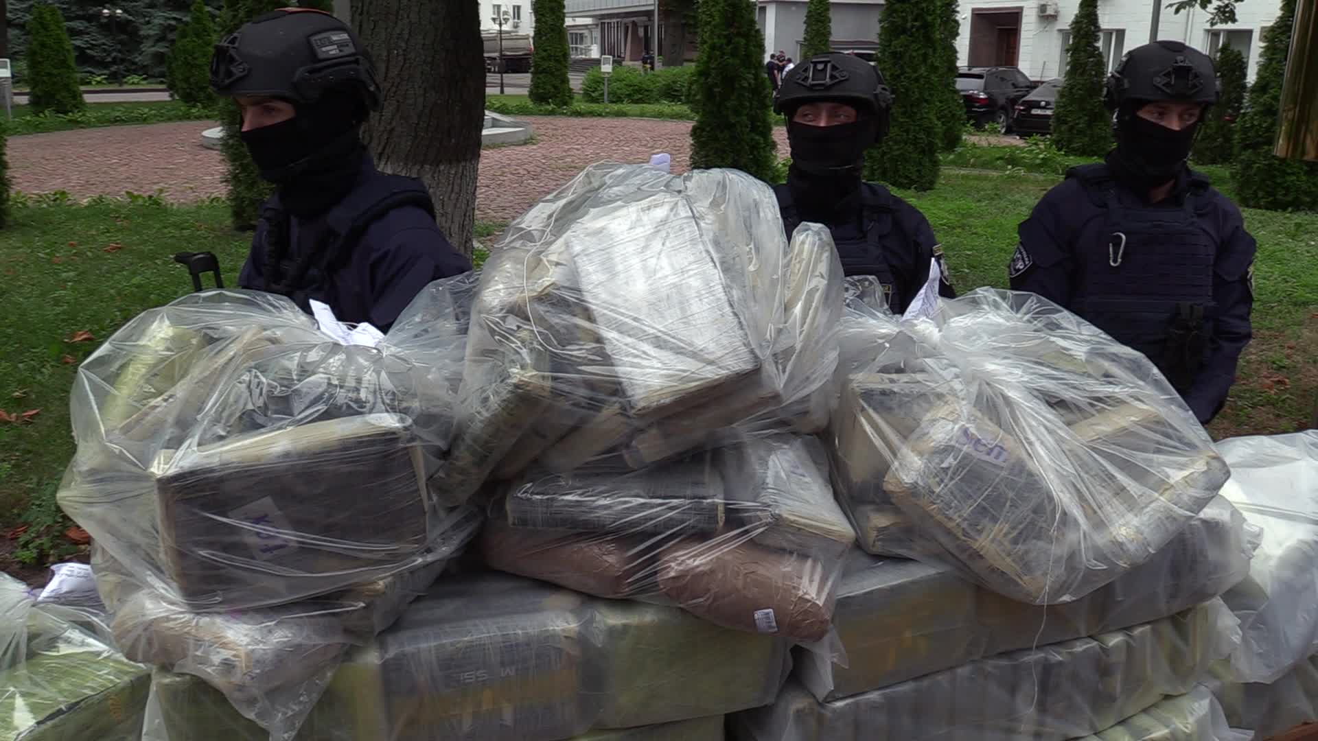 Ukrainian police seized 400 kg of cocaine