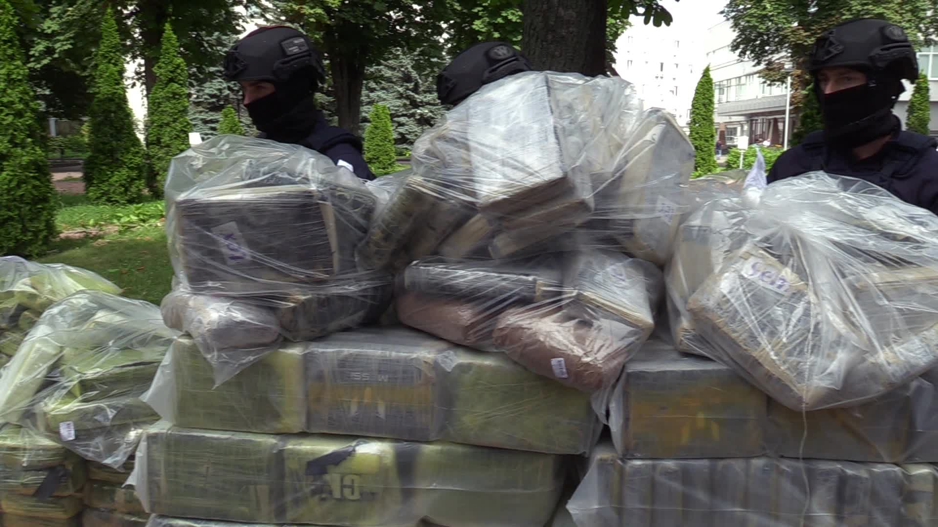 Ukrainian police seized 400 kg of cocaine