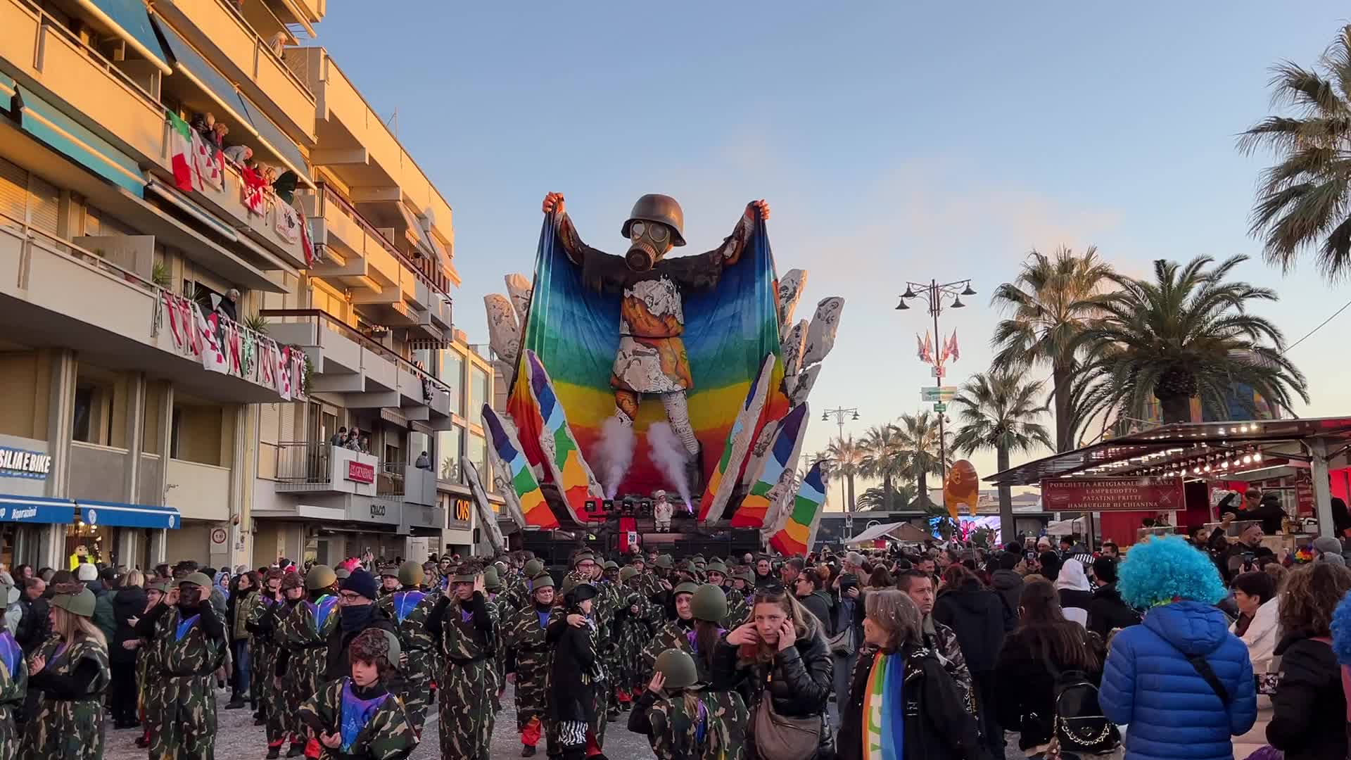 The first masked course for the 150th edition of the Carnival of Viareggio