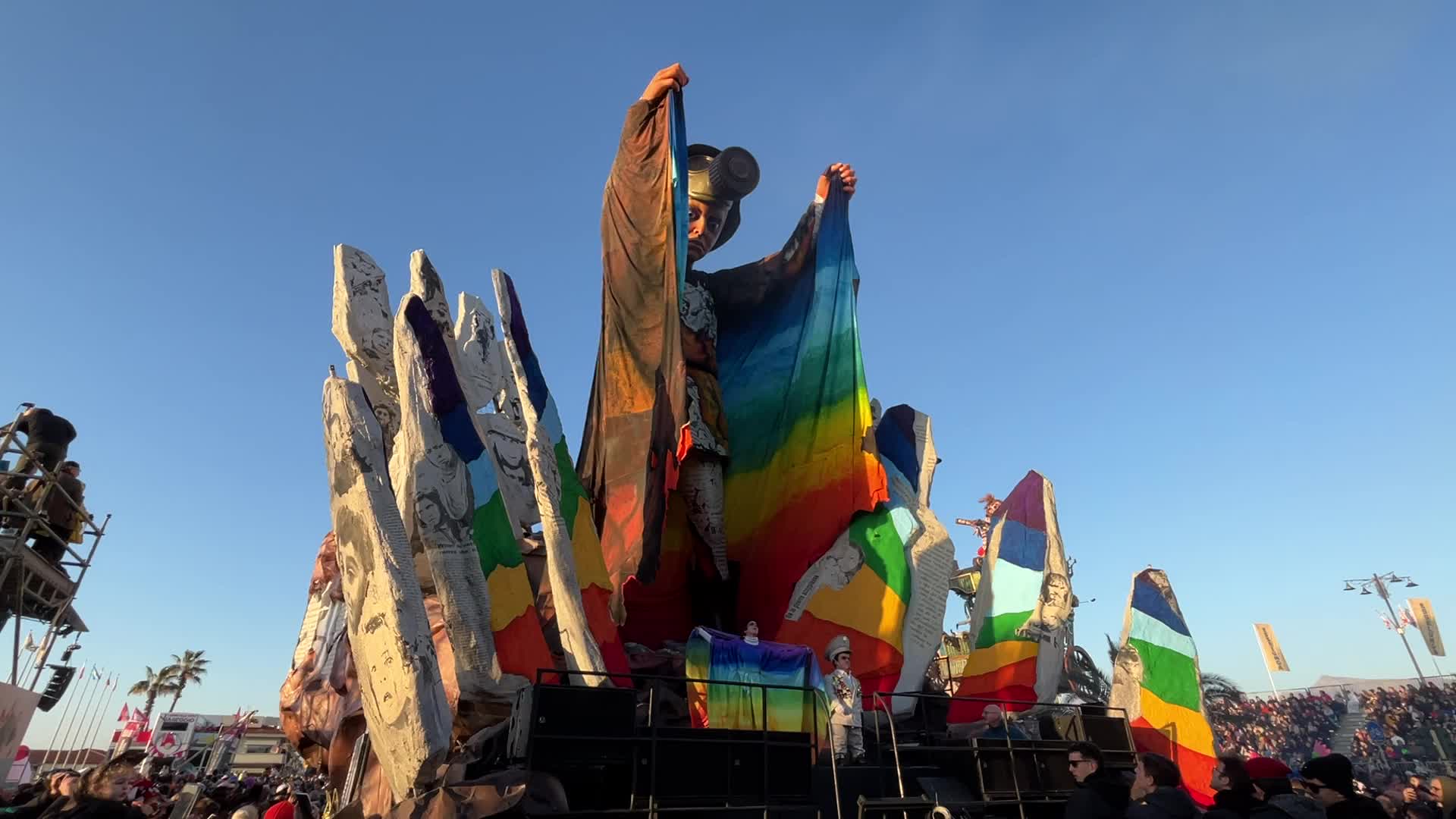 The first masked course for the 150th edition of the Carnival of Viareggio