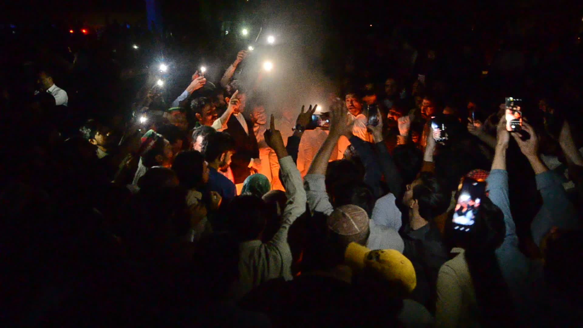 Tehrik-e-Insaf protest against possible arrest of Imran Khan
