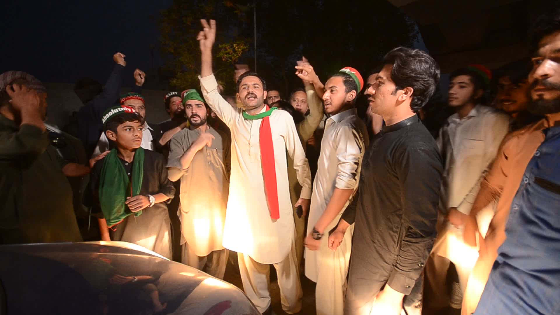 Tehrik-e-Insaf protest against possible arrest of Imran Khan
