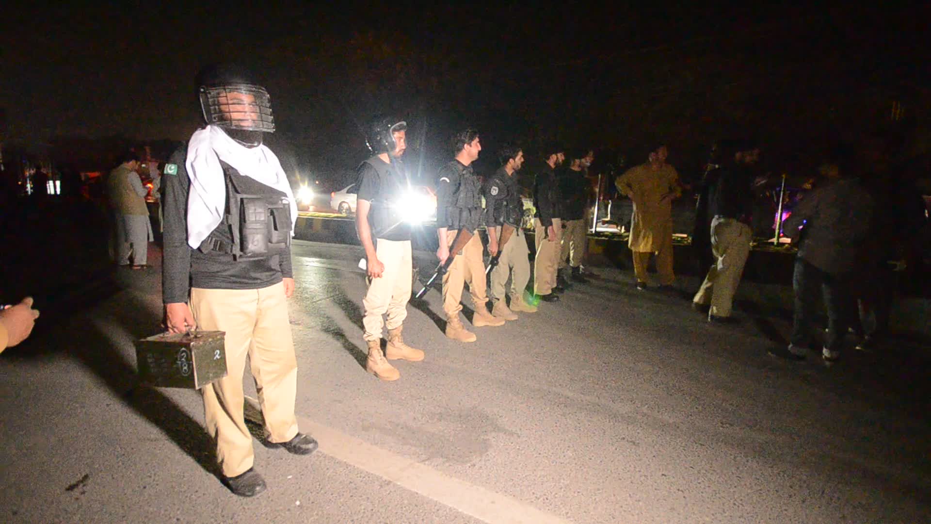 Tehrik-e-Insaf protest against possible arrest of Imran Khan
