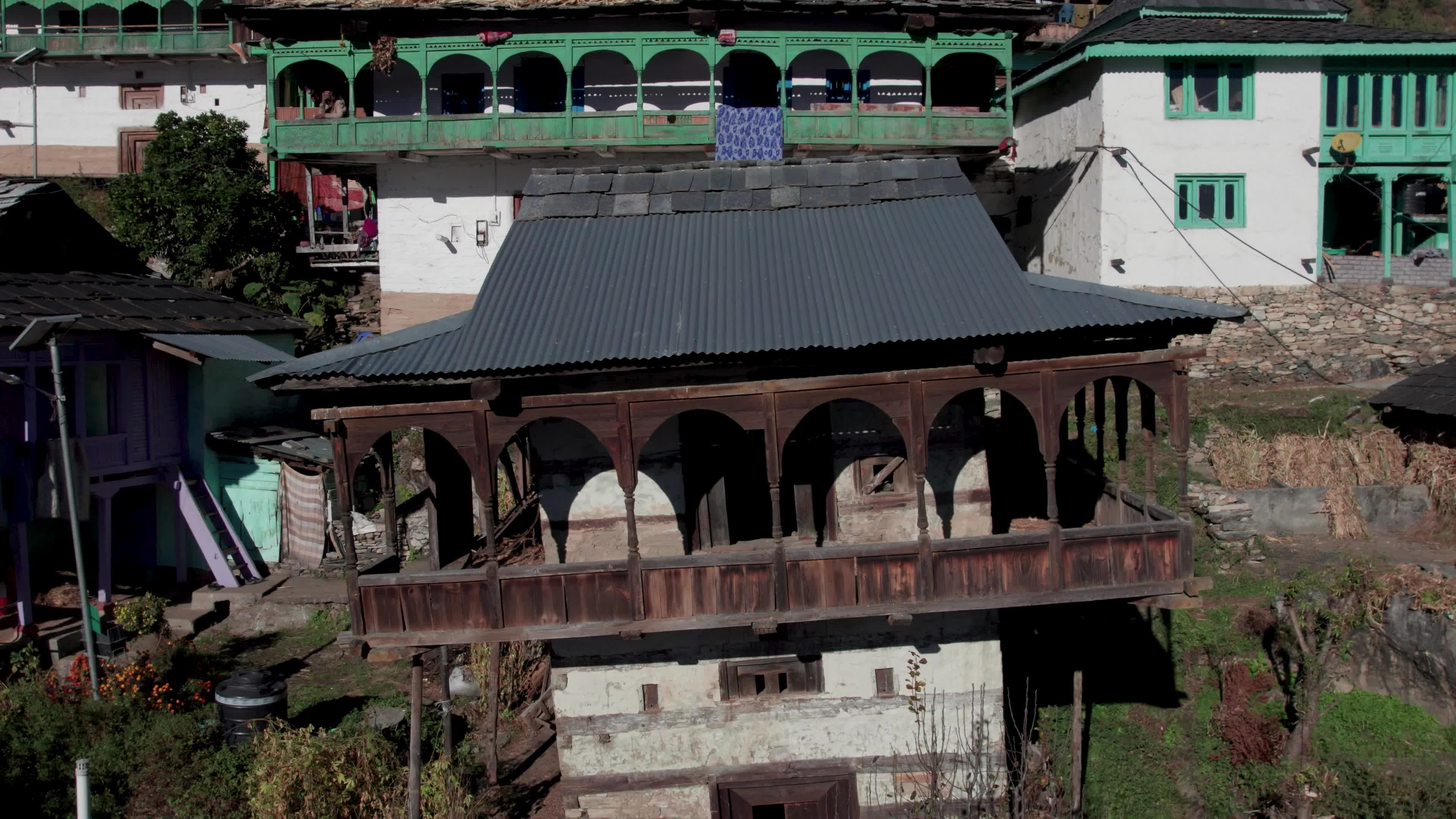 Remote Himalayan Village - Behlo: 4K video which gives a Rare Glimpse into the Simple Life of the Himalayan Village with Traditional Houses 