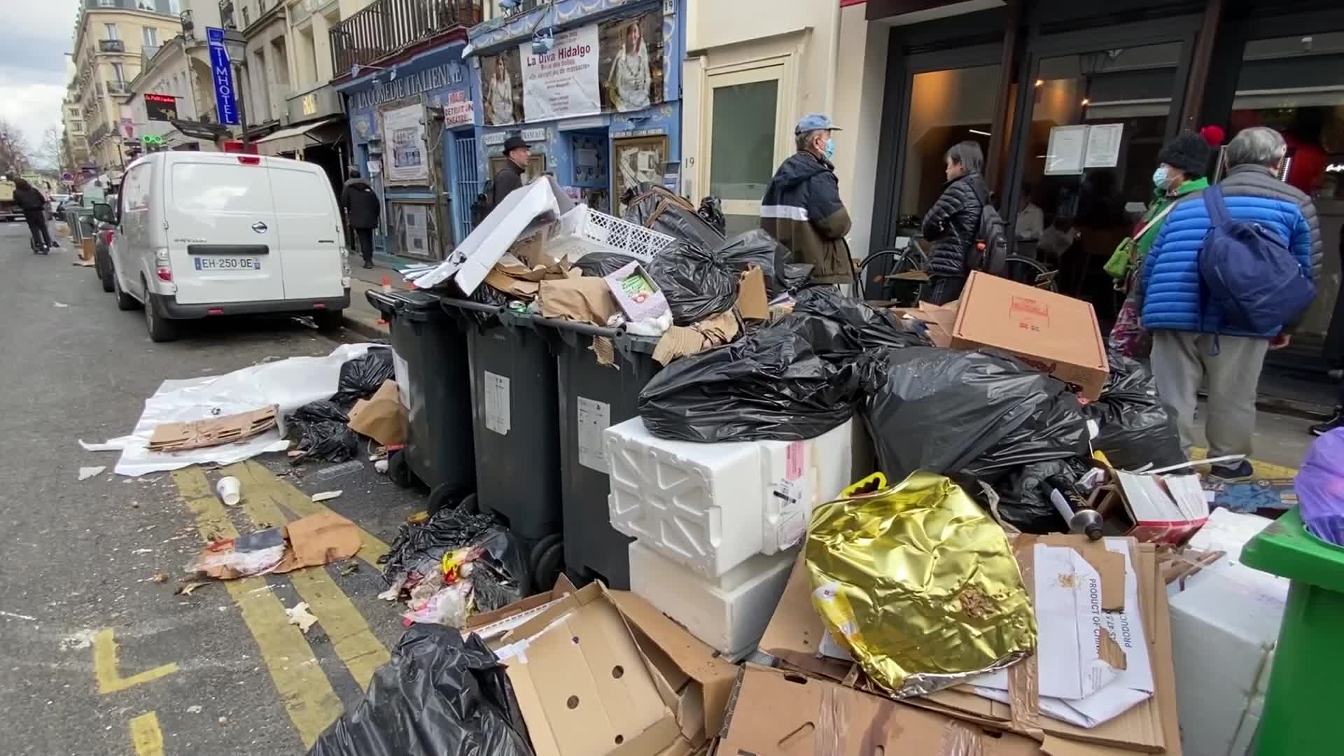 Strike of the garbage collectors against the reform of the pensions, in Paris,