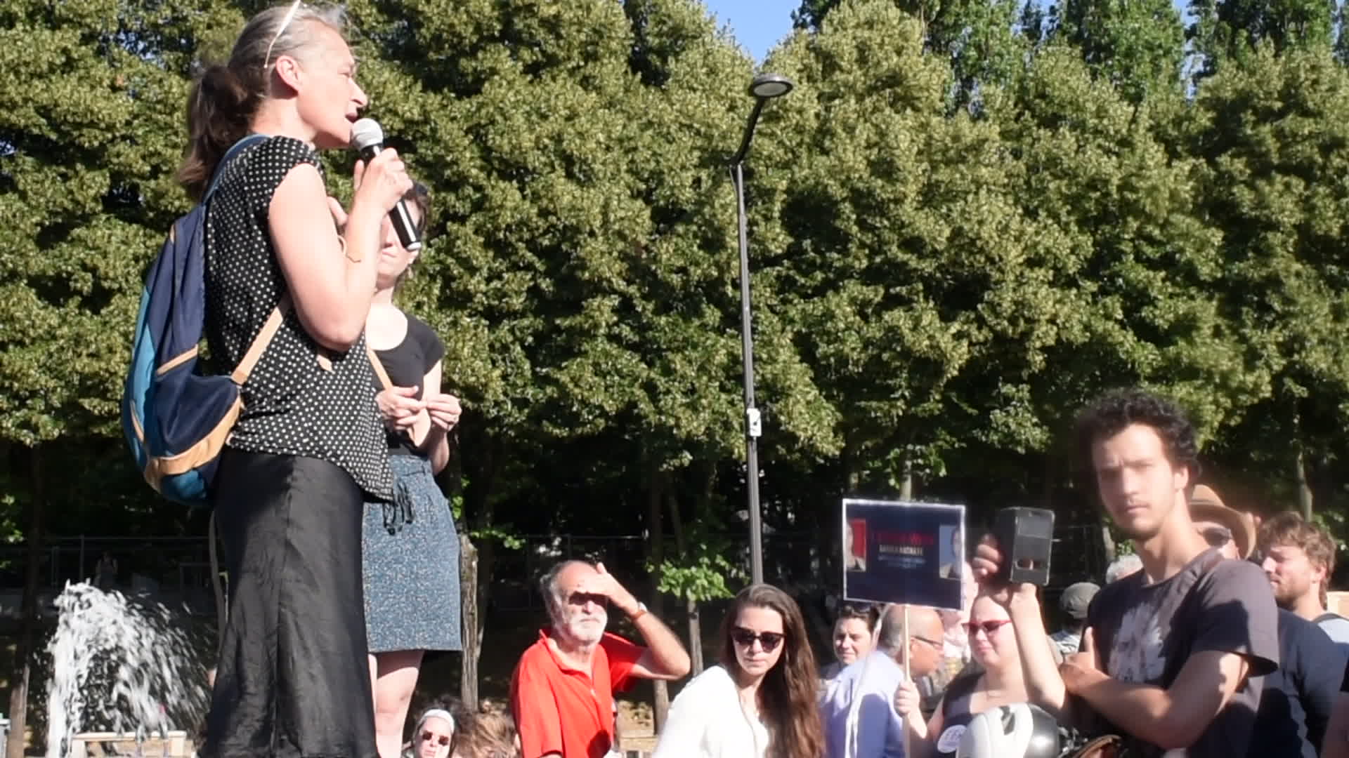 Solidarity in Paris for the German captain Carola Rackete