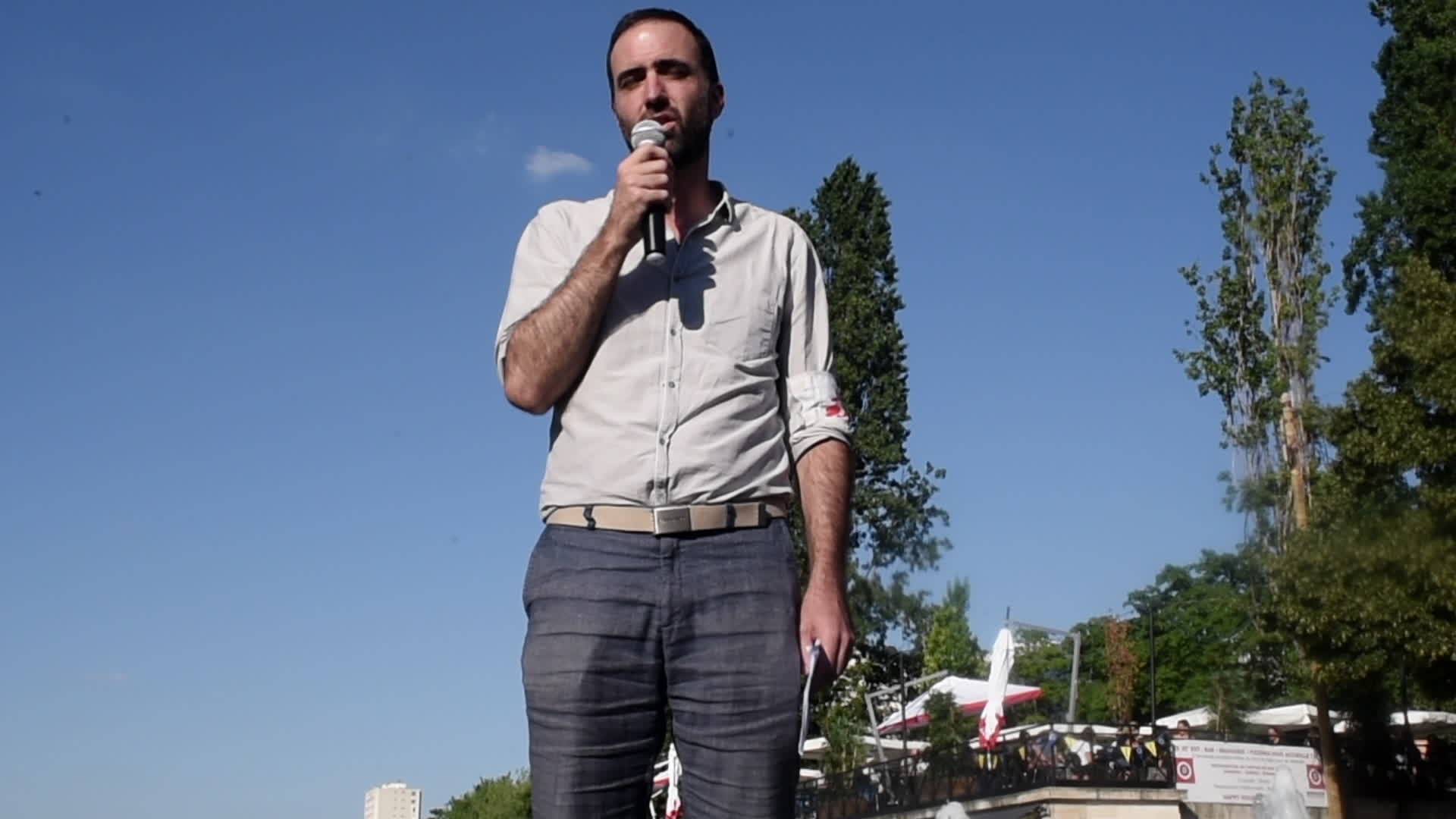 Solidarity in Paris for the German captain Carola Rackete