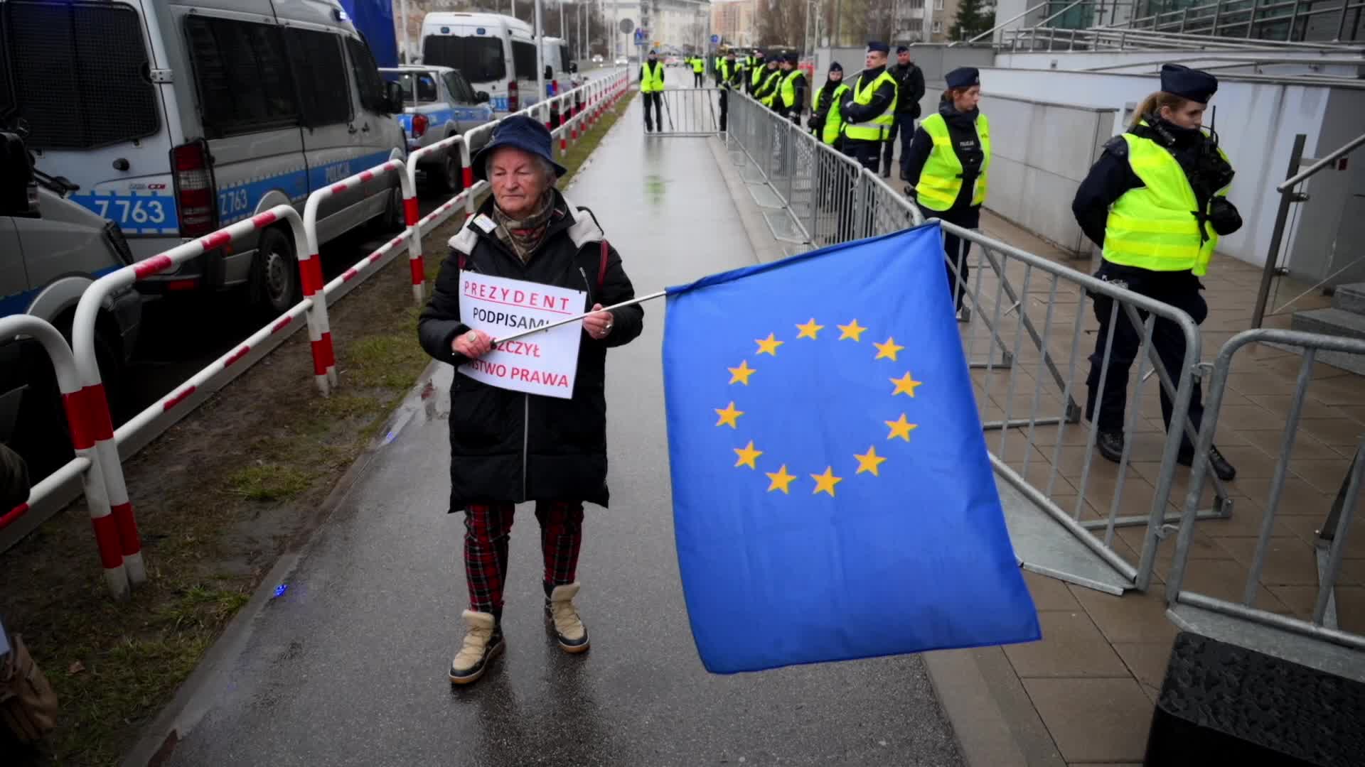 Polish court finds activist guilty of aiding abortion