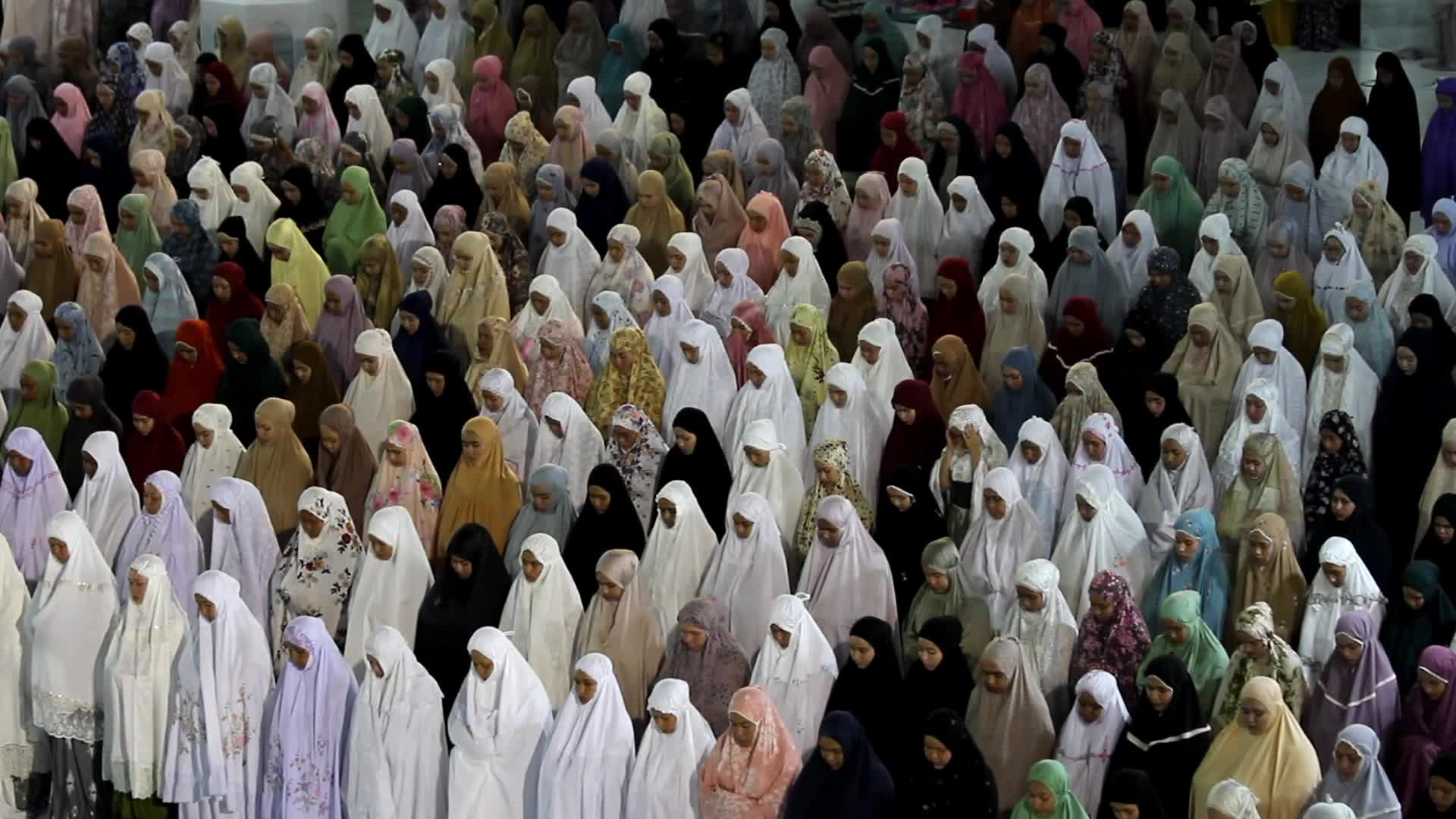 The First Tarawih Prayer in Aceh