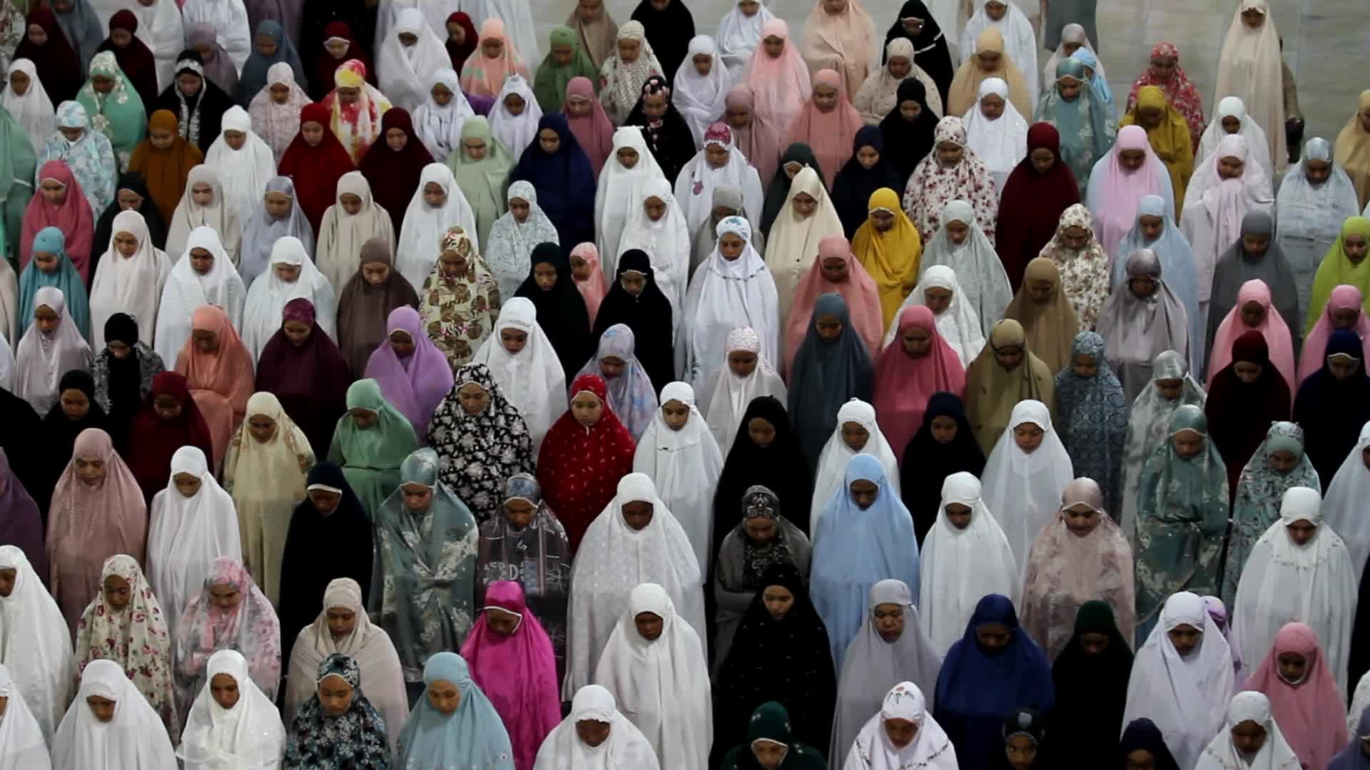 The First Tarawih Prayer in Aceh