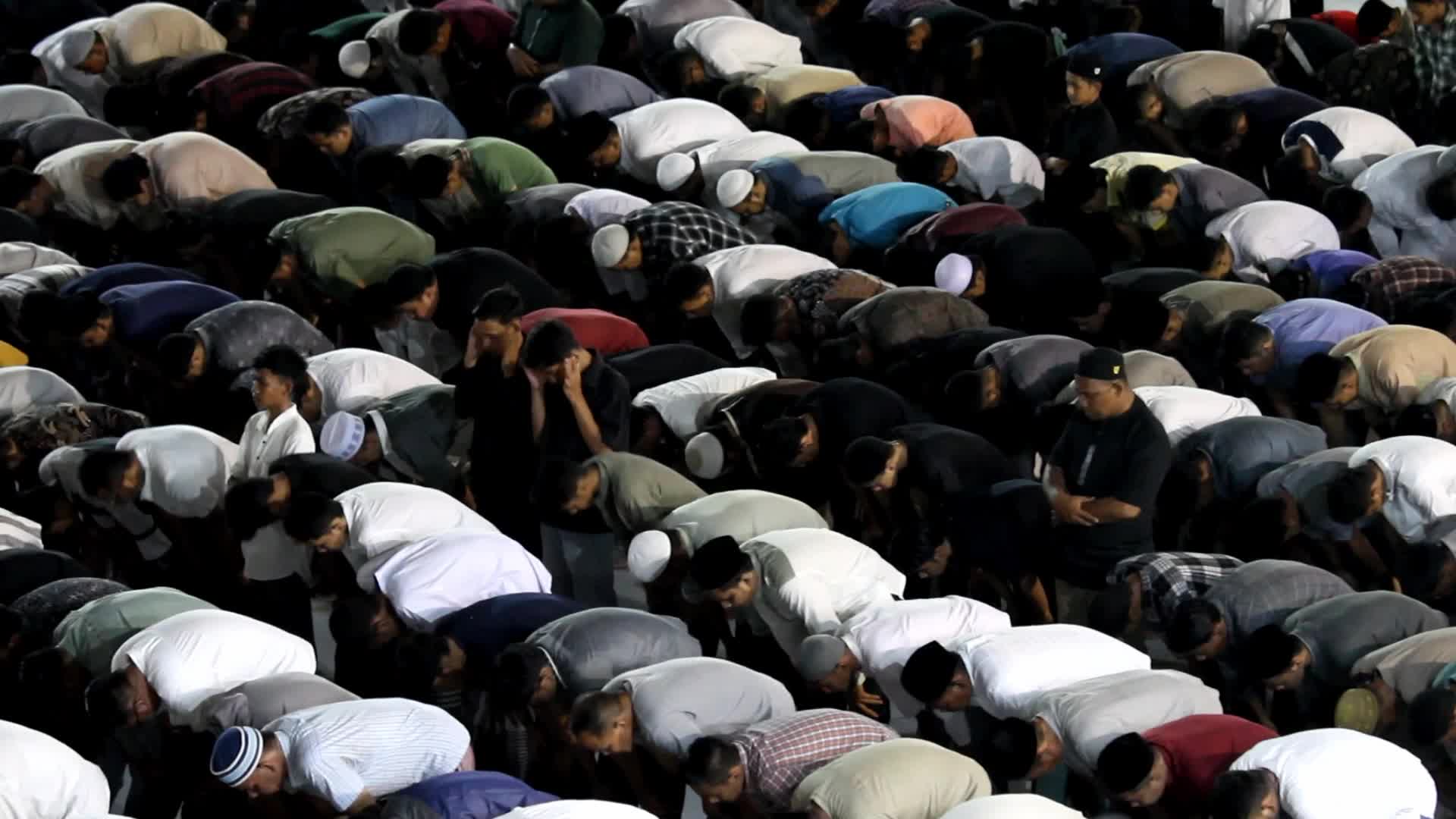 The First Tarawih Prayer in Aceh