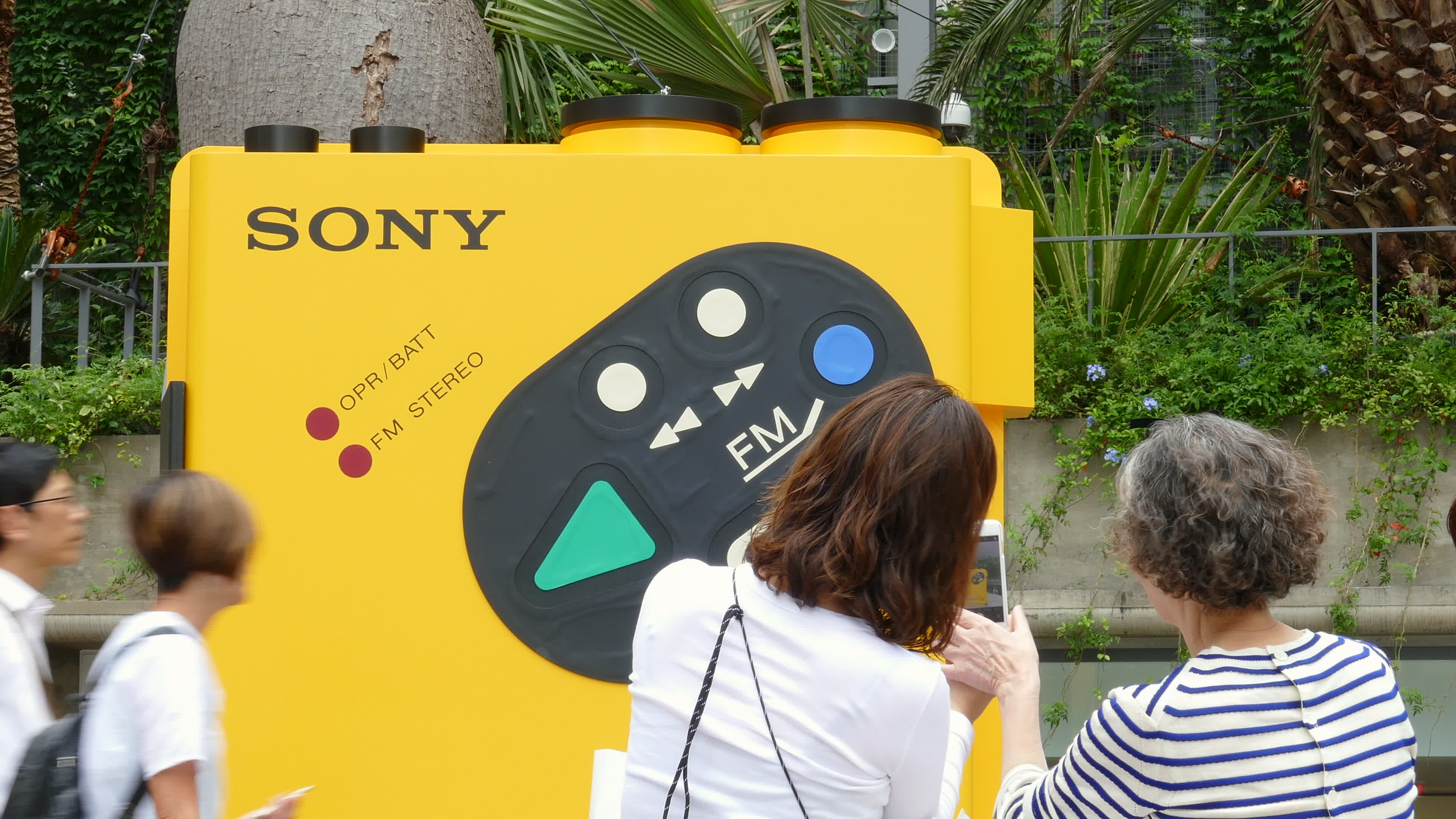 Sony celebrates the 40th anniversary of Walkman in Ginza