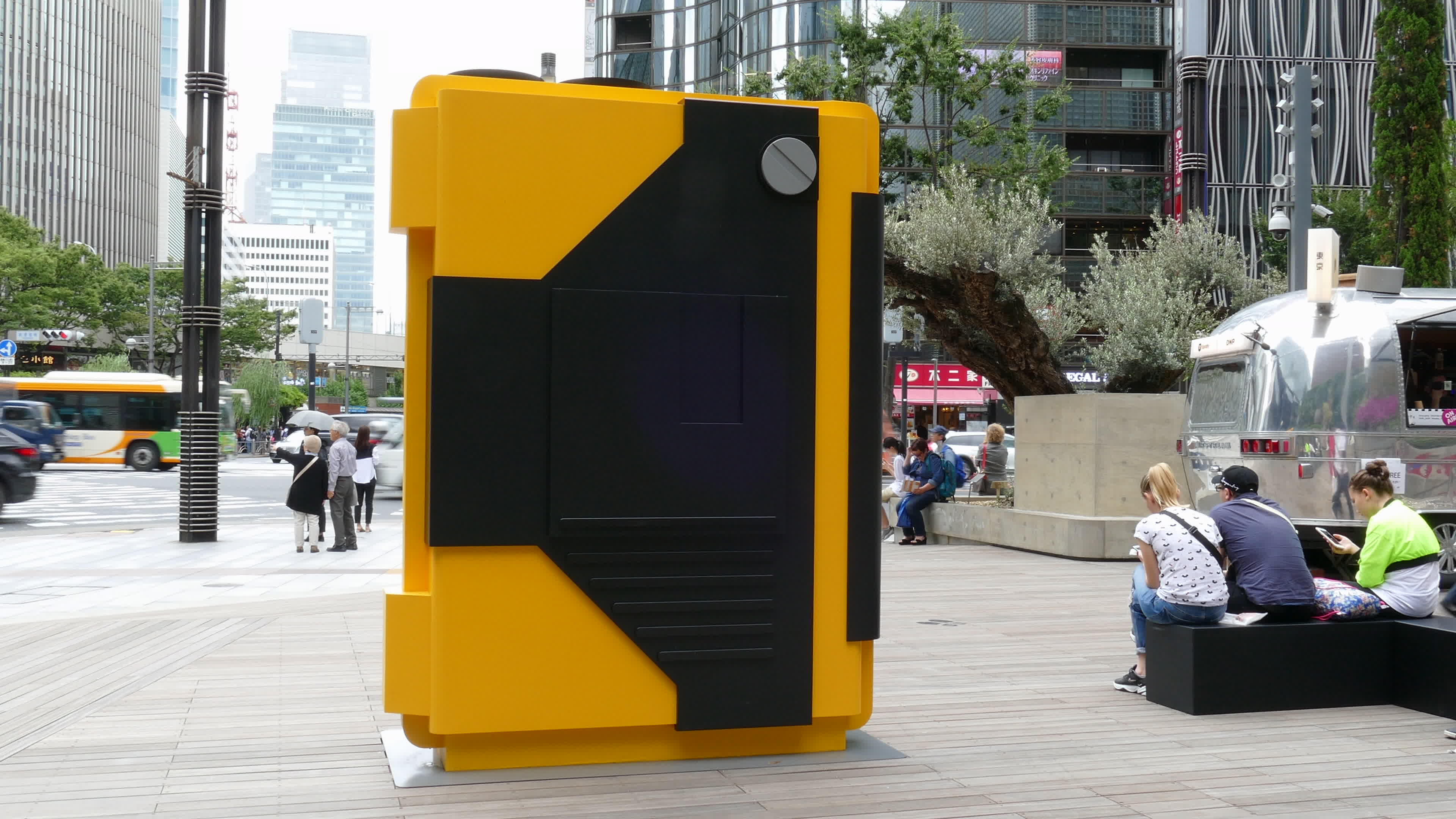 Sony celebrates the 40th anniversary of Walkman in Ginza