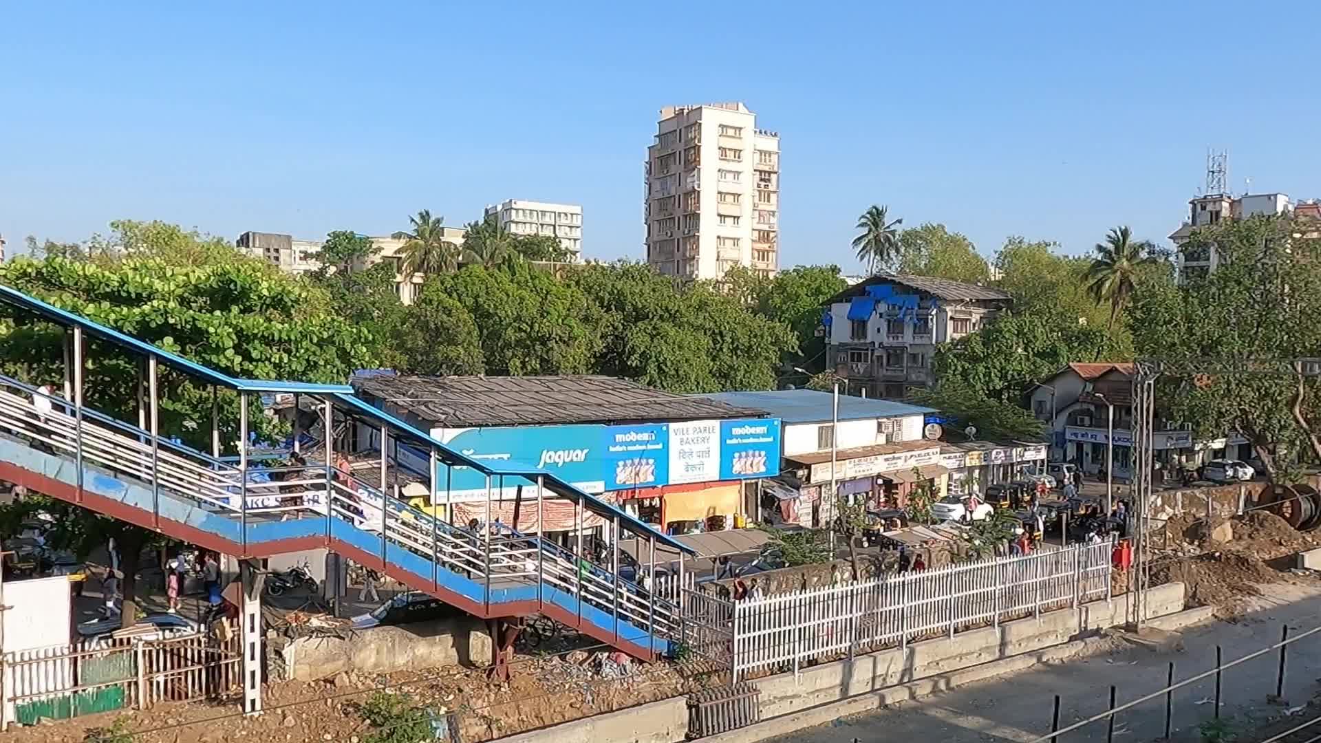 Suburban Railway Station In Mumbai