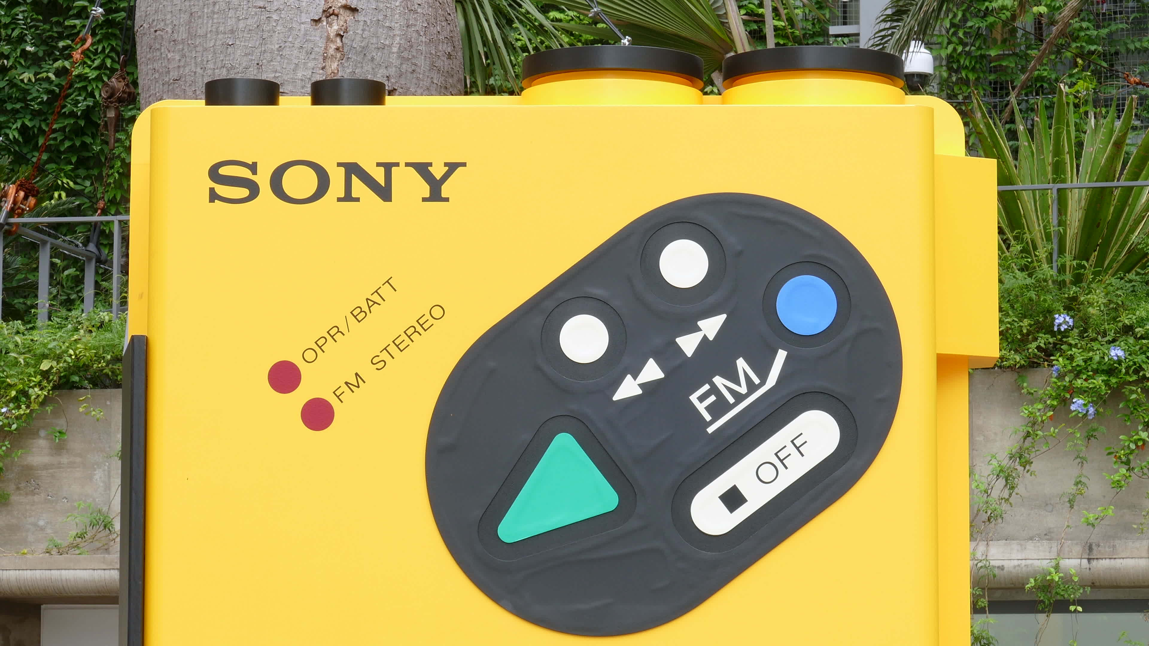Sony celebrates the 40th anniversary of Walkman in Ginza