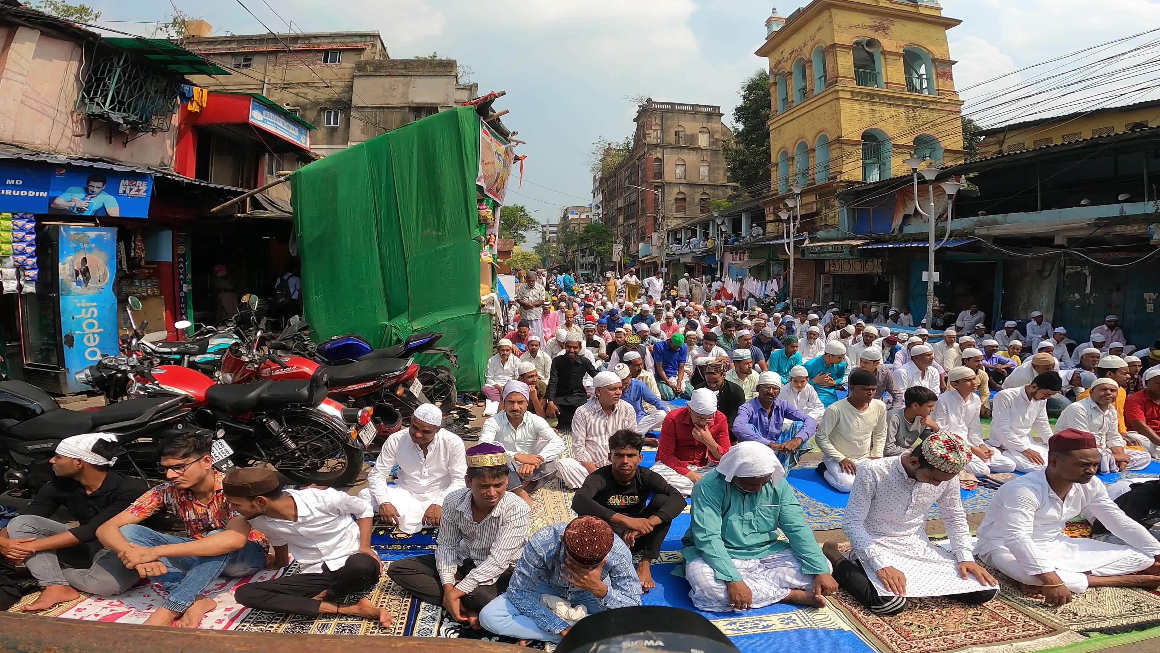 Friday Prayers Of Ramadan In Kolkata, India